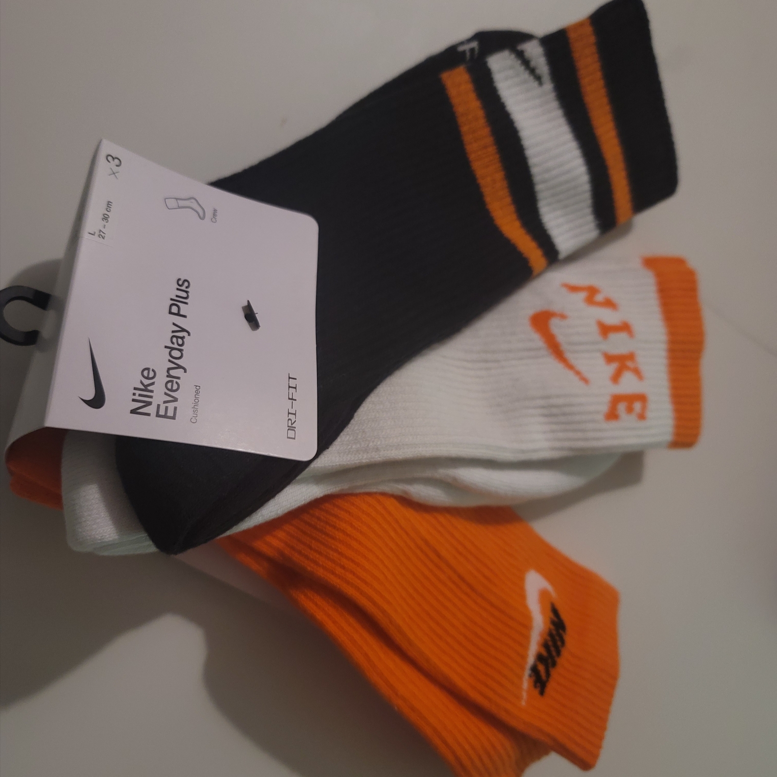 Nike Everyday Plus Cushioned Crew Socks Multicolor (3 Pack/Korean Ver.) 착용 스타일