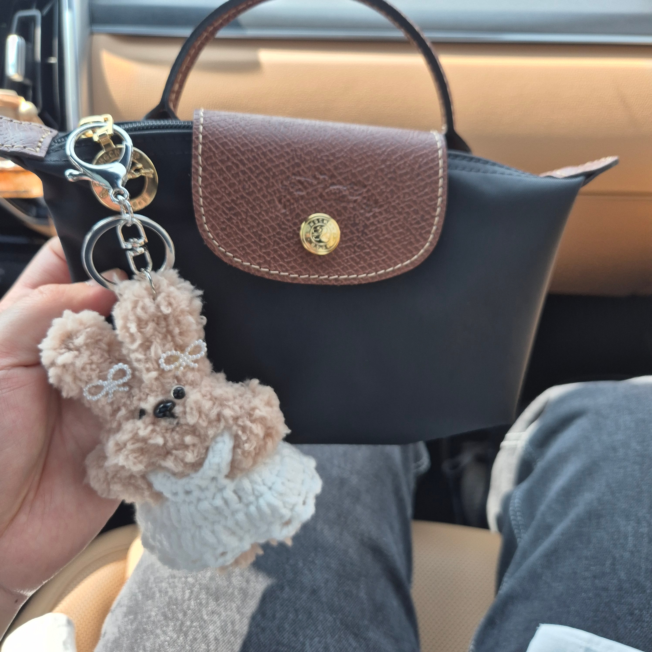 Longchamp Le Pliage Original Handle Pouch Black 착용 스타일
