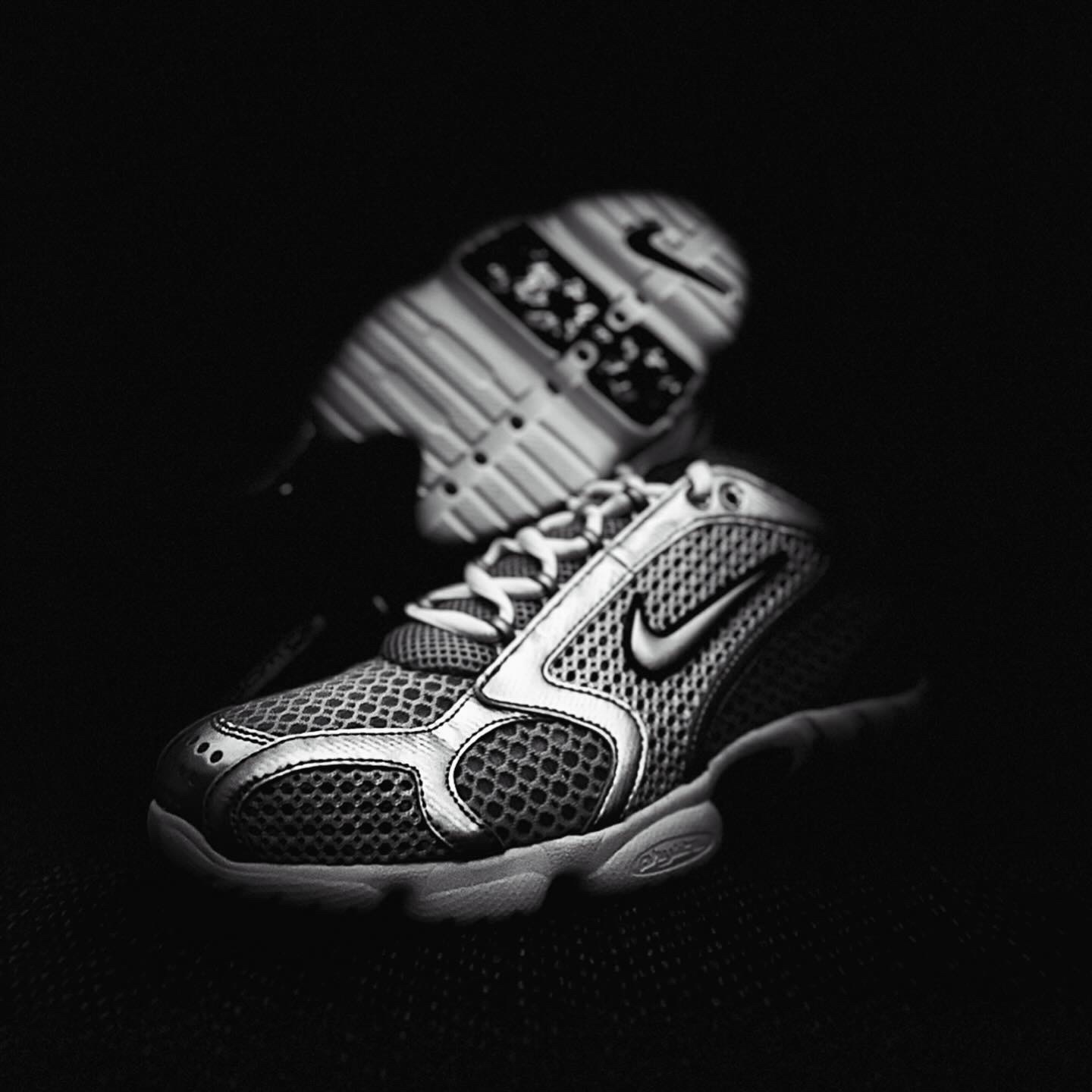 Nike Air Zoom Spiridon Cage 2 Metallic Silver 착용 스타일 - 5