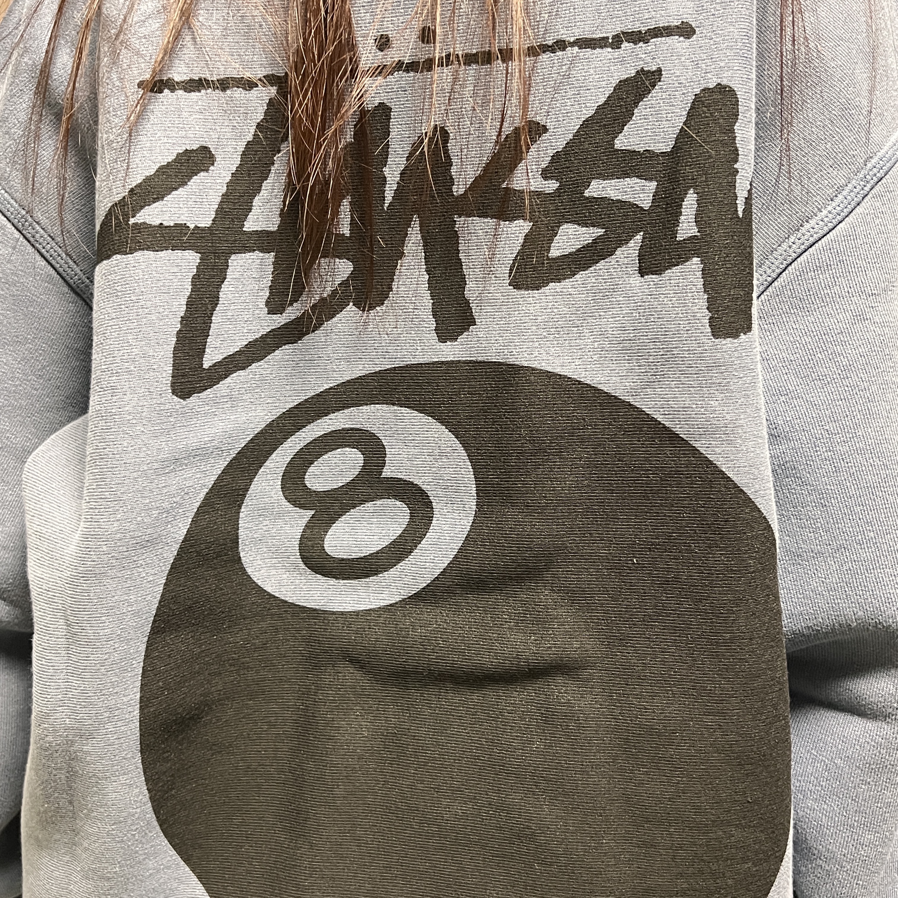 Stussy 8 Ball Crew Pigment Dyed Navy 착용 스타일