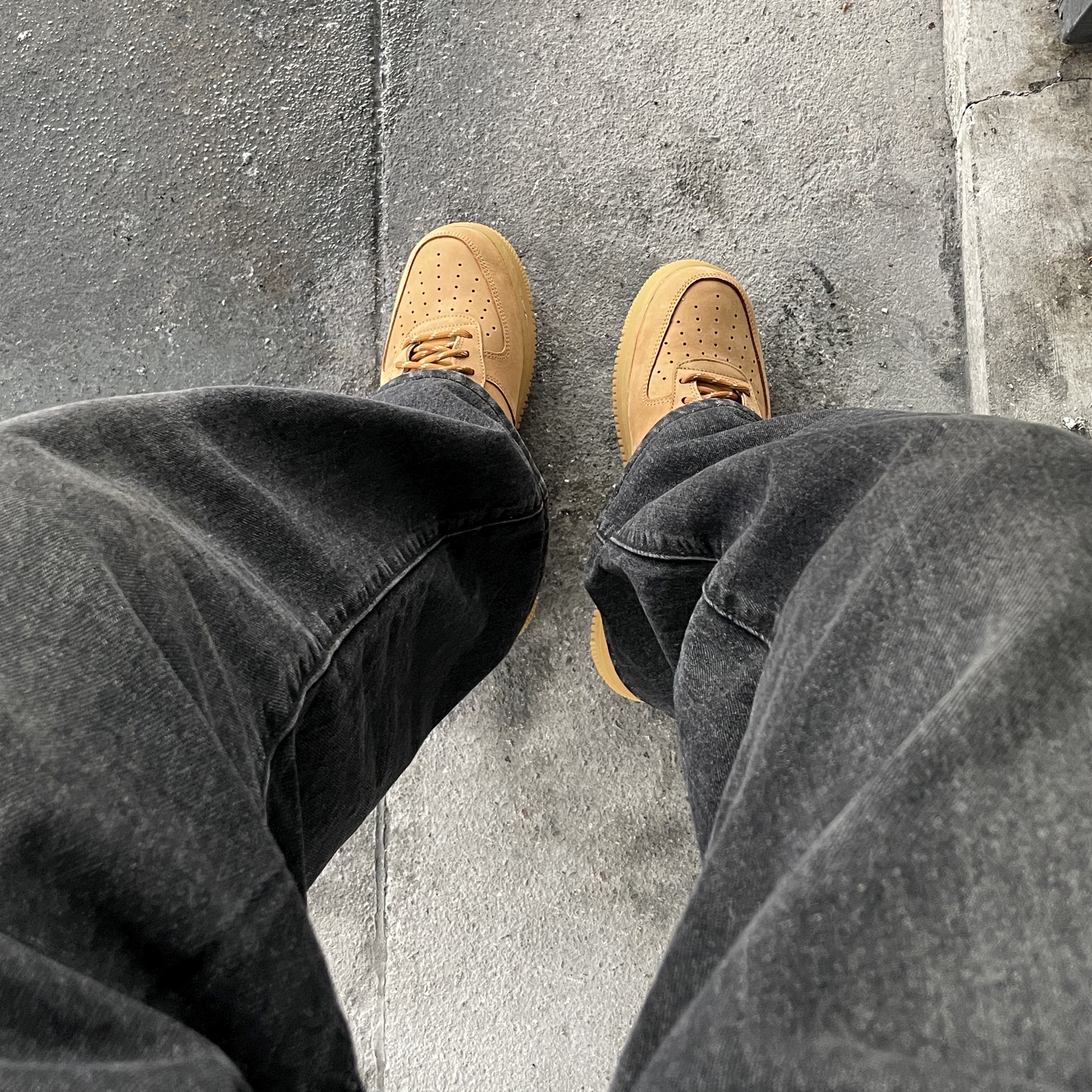 Nike Air Force 1 '07 WB Flax 착용 스타일 - 2