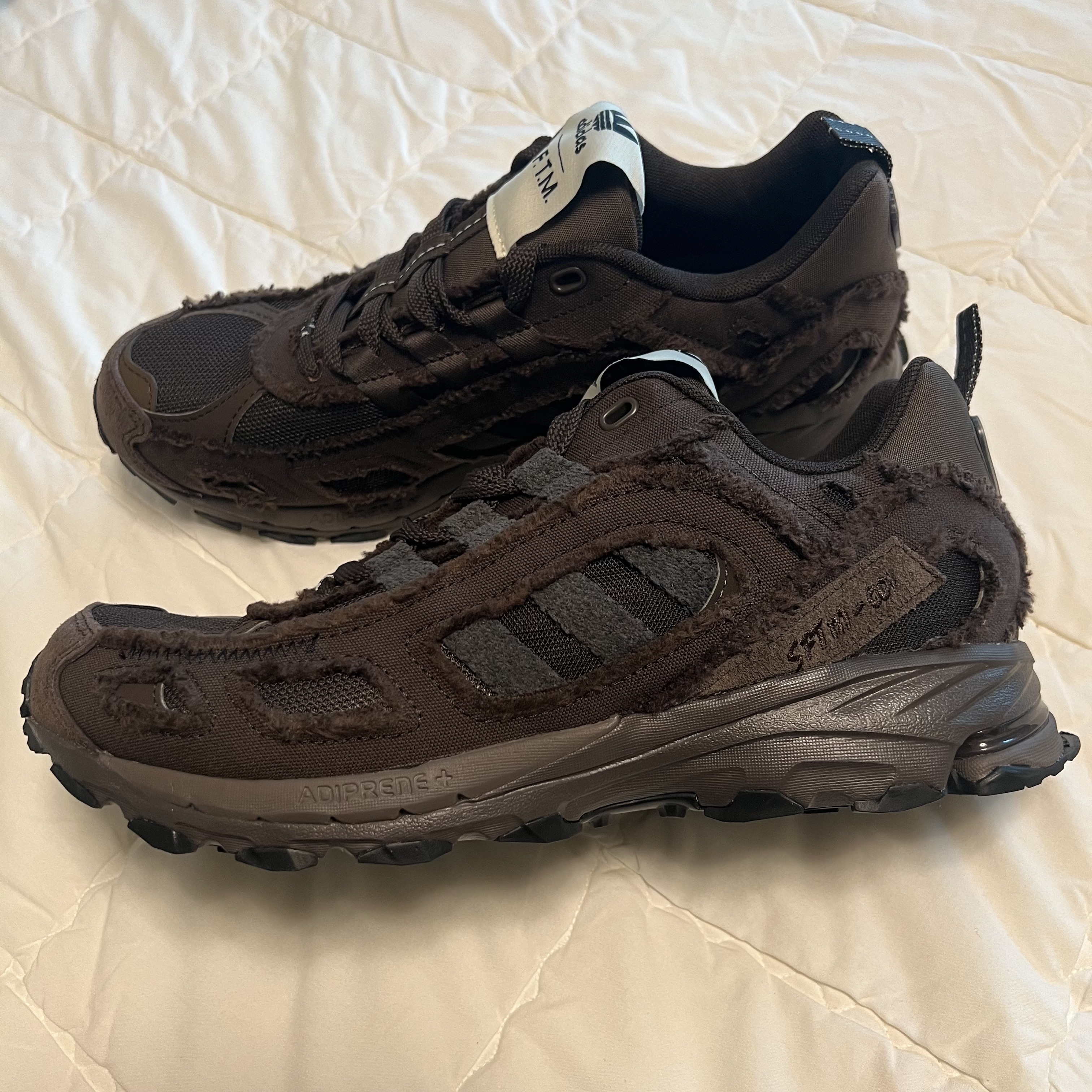 Adidas x Song for the Mute Shadowturf Dark Brown 착용 스타일 - 2