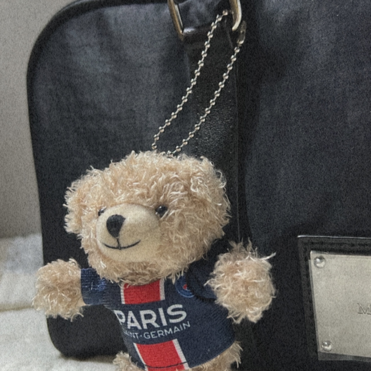 Paris Saint-Germain Justice Pretty Bear Keyring 착용 스타일