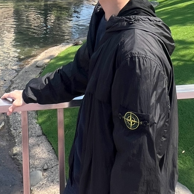 Stone Island 40922 Garment Dyed Crinkle Reps R-Nylon Black - 24SS 착용 스타일