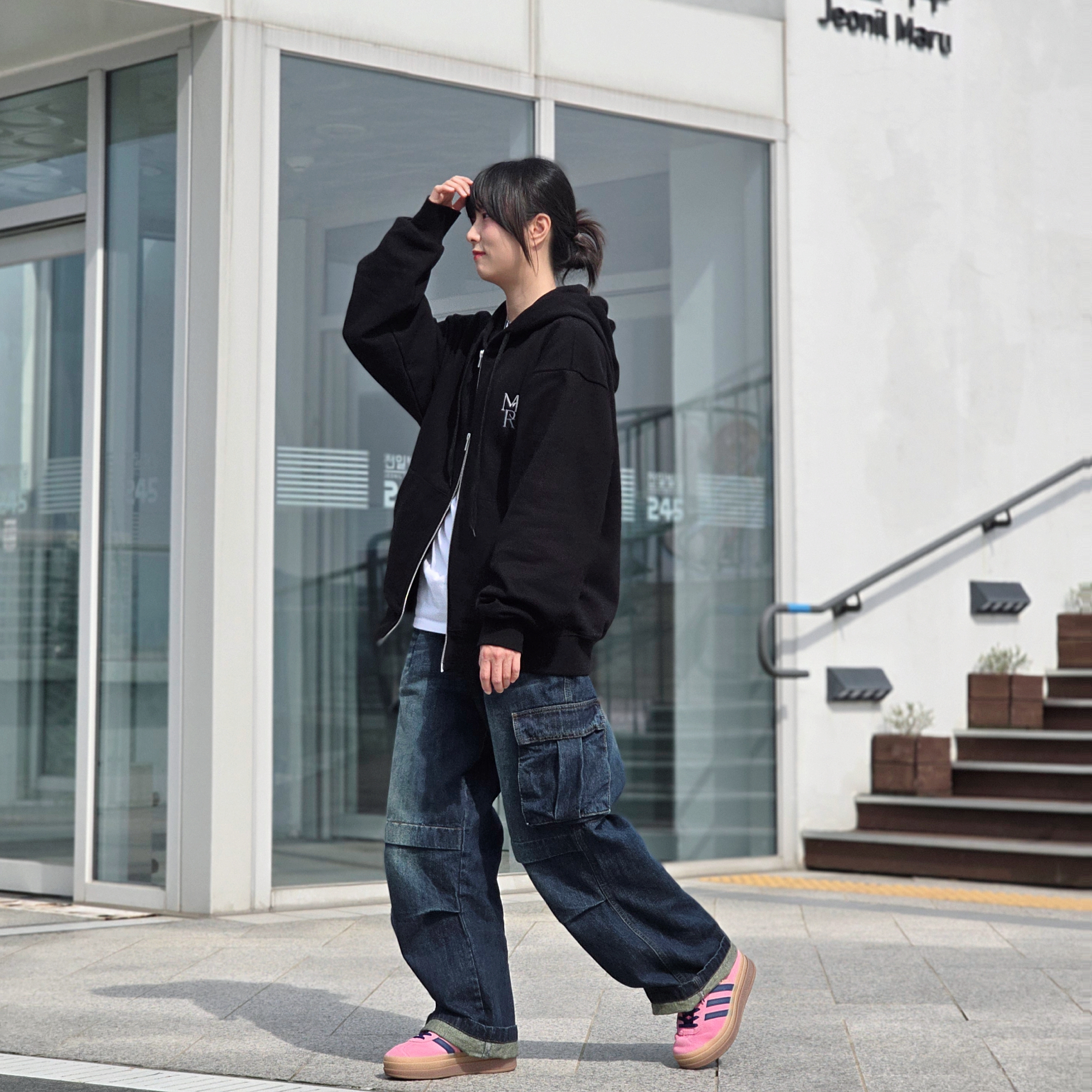(W) Adidas Gazelle Bold Pink Glow Victory Blue 착용 스타일