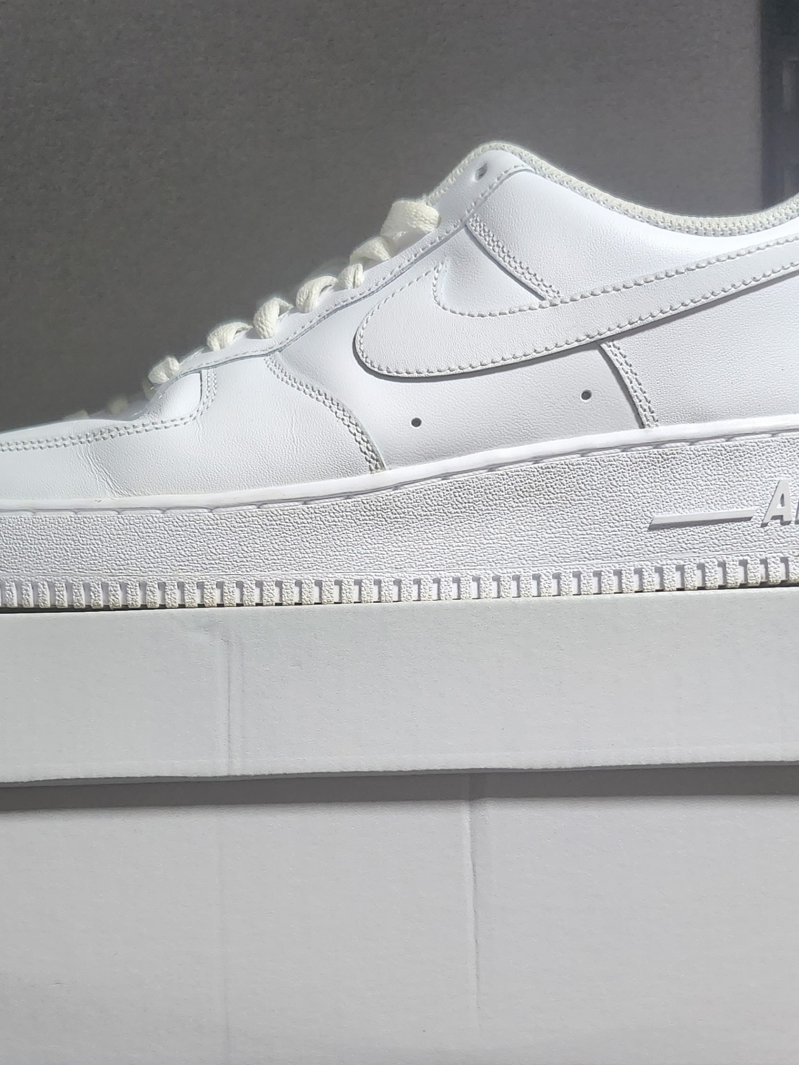 Nike x Supreme Air Force 1 Low Black, Nike Air Force 1 '07 Low White 착용 스타일 - 2