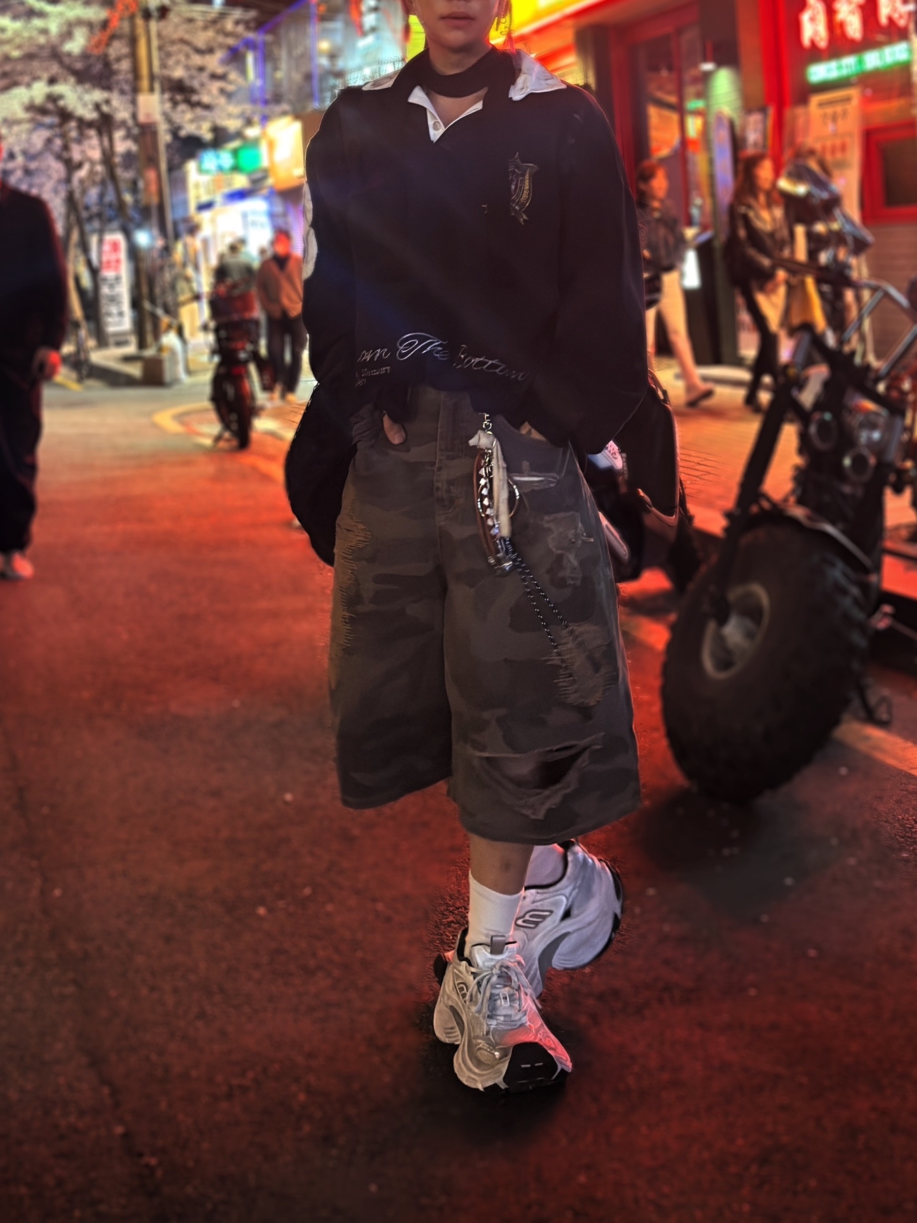 Balenciaga 10XL Sneakers White Black Grey 착용 스타일 - 5