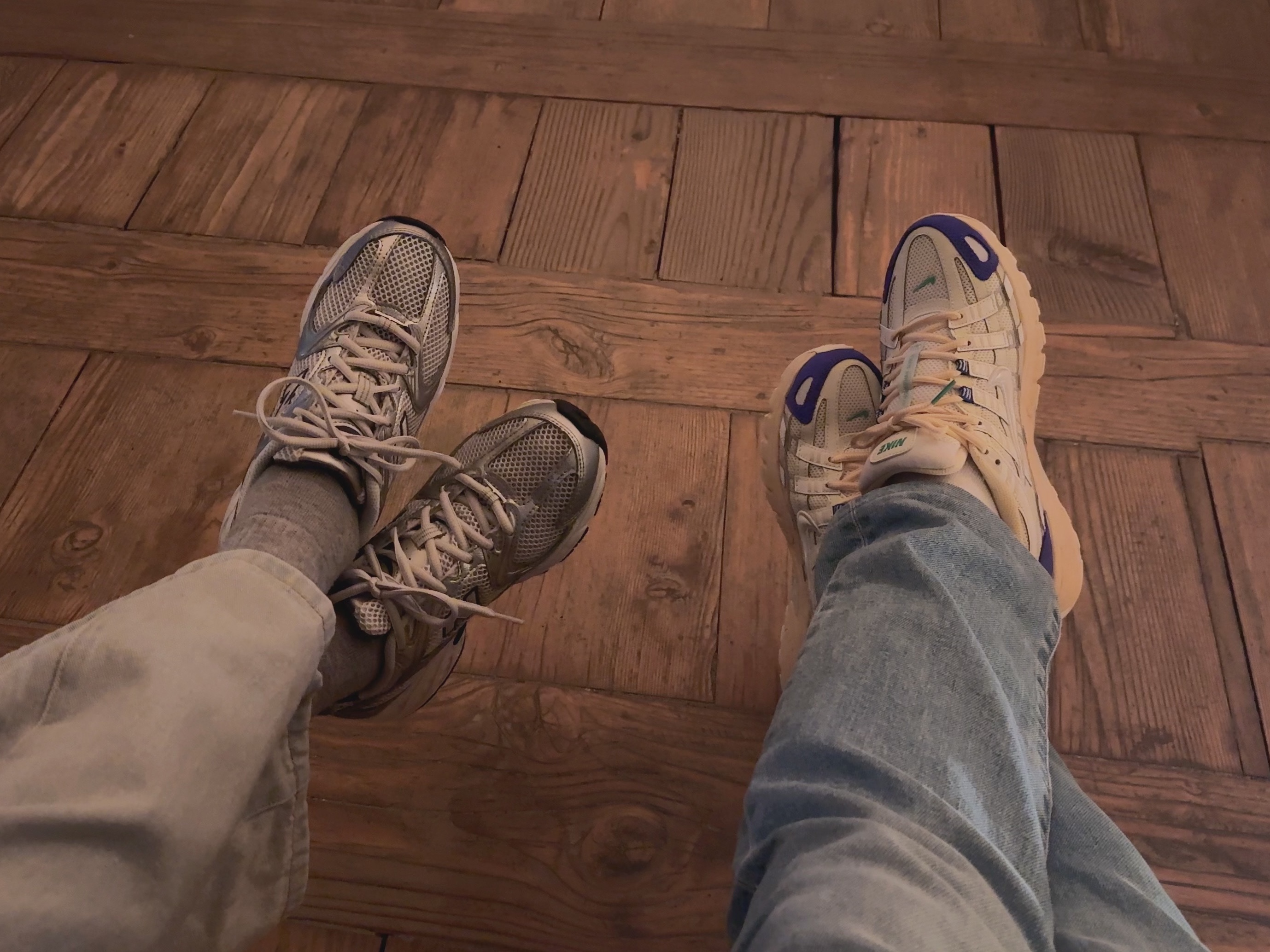 Nike P-6000 Coconut Milk Medium Blue, New Balance 530 Grey Matter Silver Metallic 착용 스타일 - 2