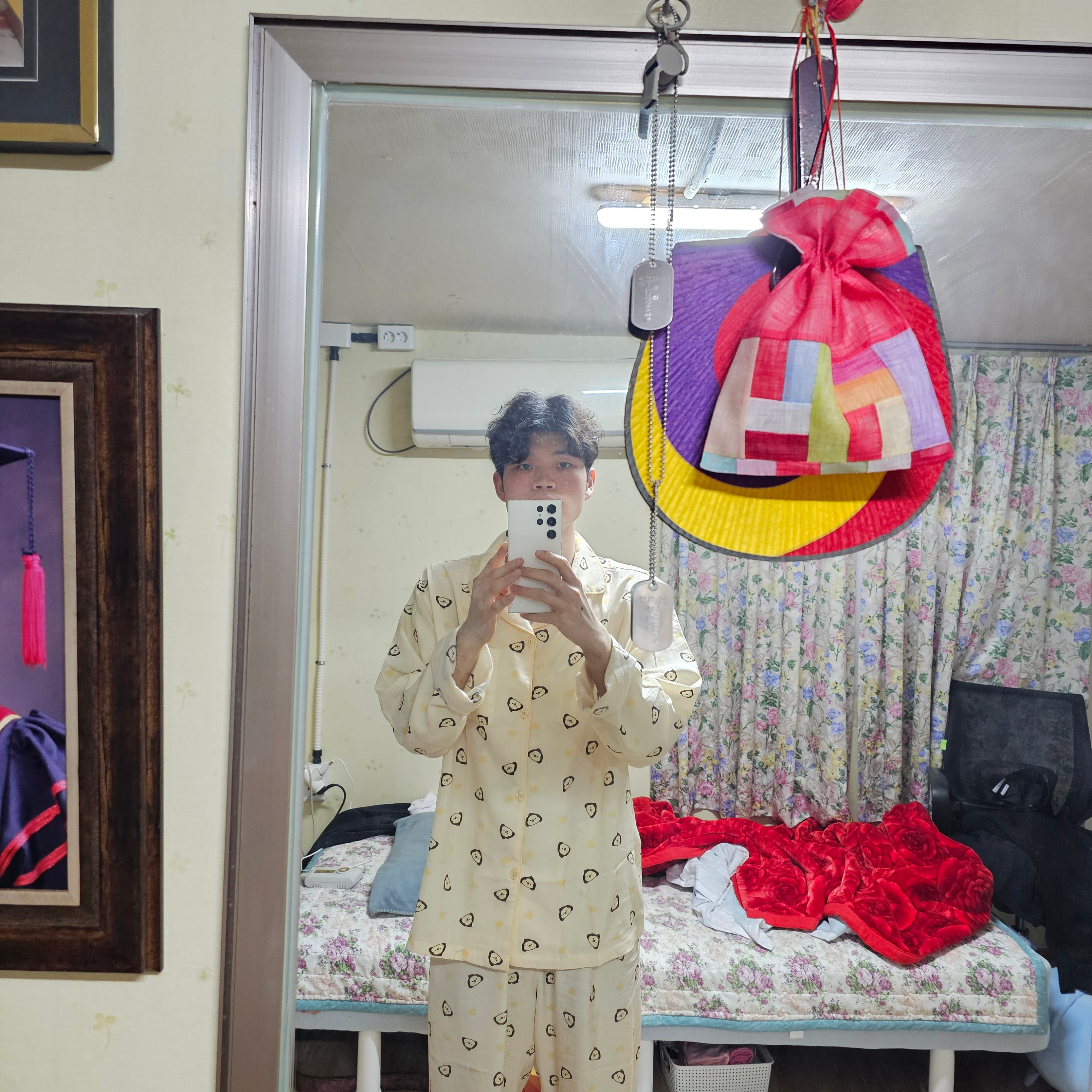 Spao x Woowakgood Isegye Idol Long Sleeve Pajama Jinburger 착용 스타일