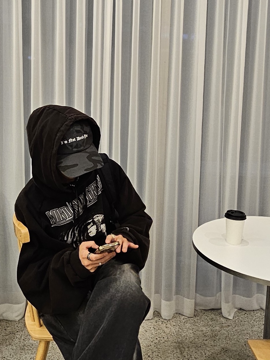 Project G/R Mind Slaughter Vintage Washeed Hoodie Black 착용 스타일 - 2