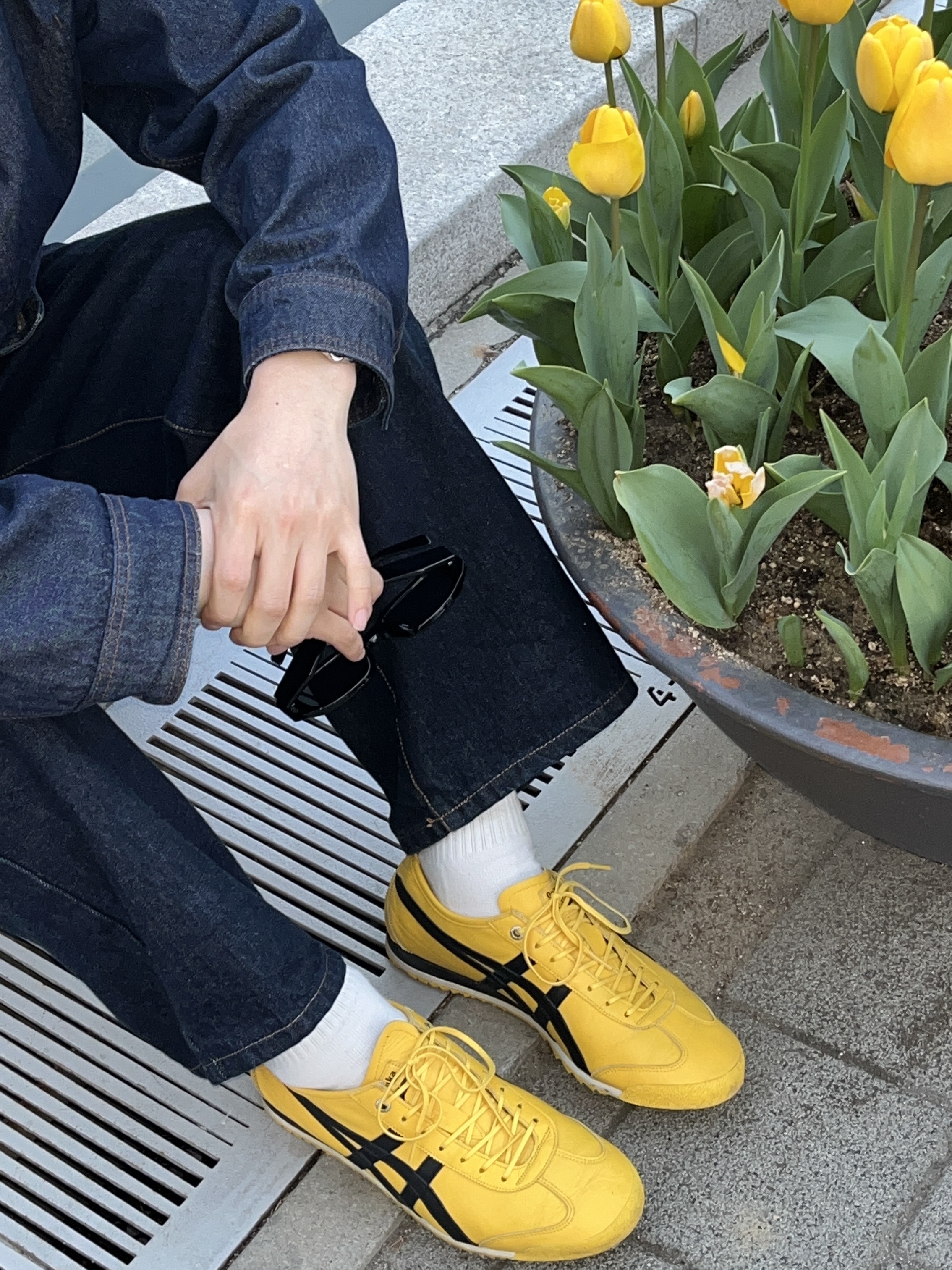 Onitsuka Tiger Mexico 66 Yellow Black, Onitsuka Tiger Mexico 66 SD Yellow Black 착용 스타일 - 1
