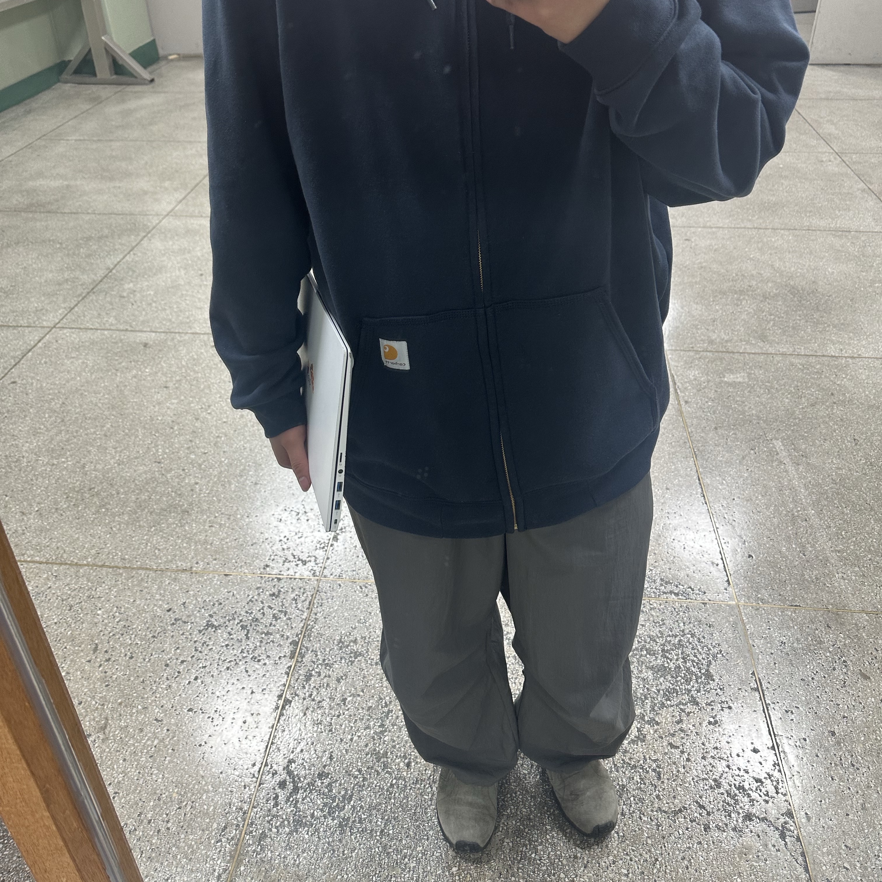 Carhartt Loose Fit Midweight Regular Full Zip Sweatshirt New Navy, (W) Merrell Jungle Moc Grey 착용 스타일