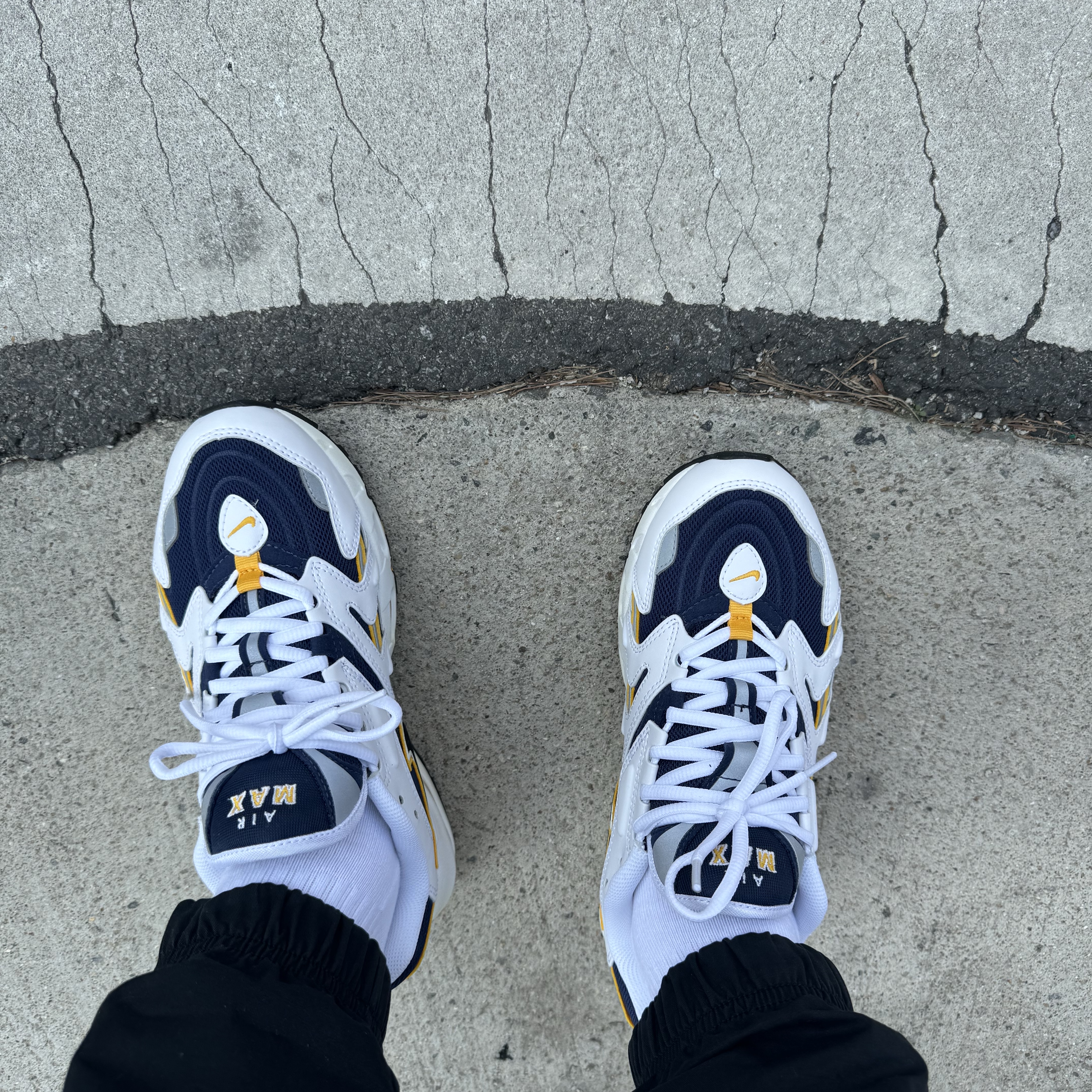 Nike Air Max 96 II Midnight Navy 착용 스타일