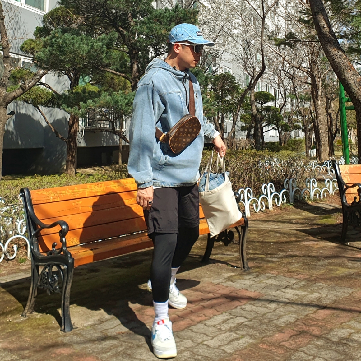 Nike x Undefeated Air Force 1 Low SP 5 On It, Supreme Punched Denim Camp Cap Washed Indigo - 23FW 착용 스타일 - 3