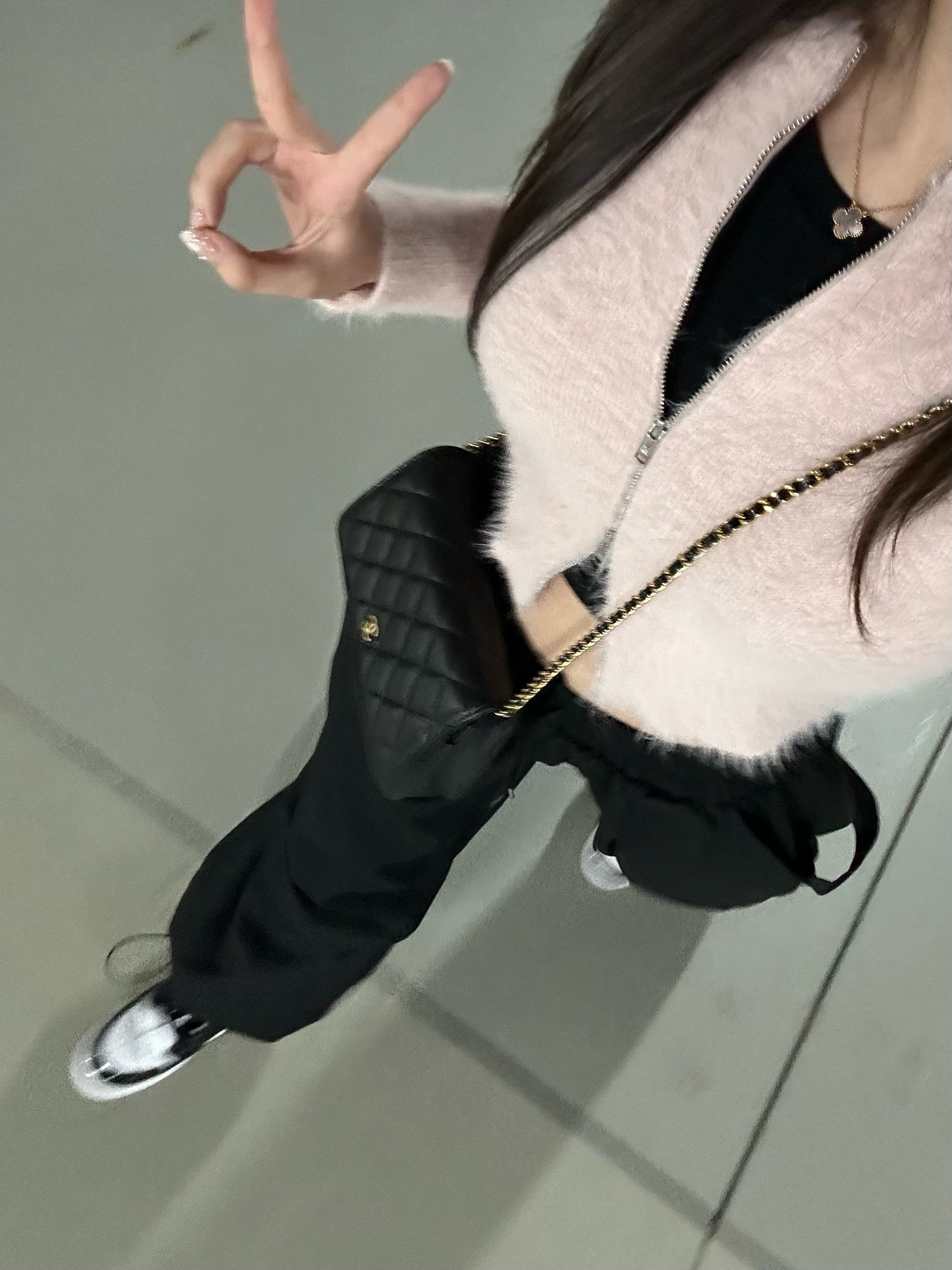 (GS) Jordan 1 Low SE Concord, Chanel Classic Wallet On Chain Grained Calfskin & Gold Navy Blue 착용 스타일 - 5