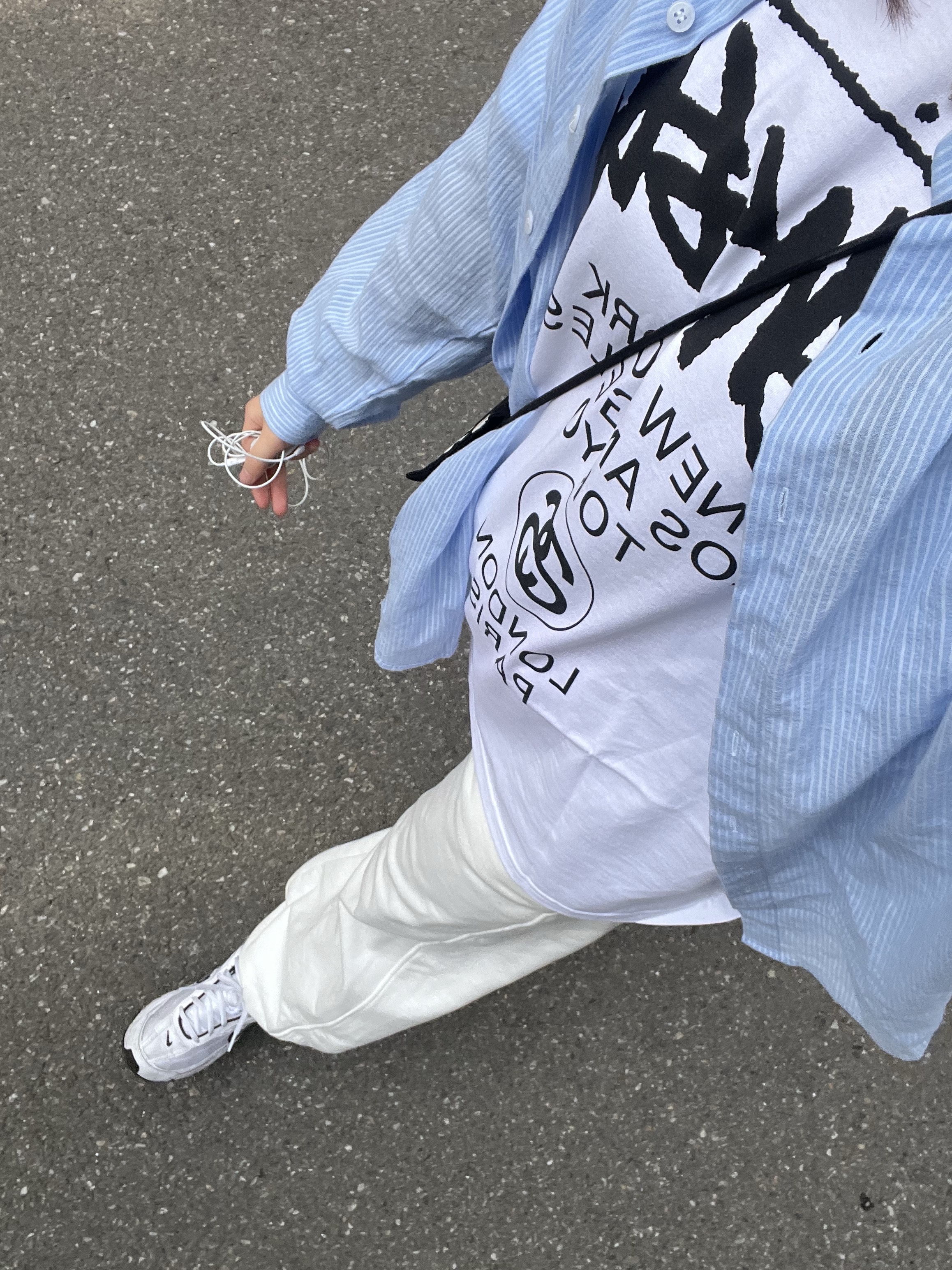 Stussy World Tour T-Shirt White 2023 착용 스타일