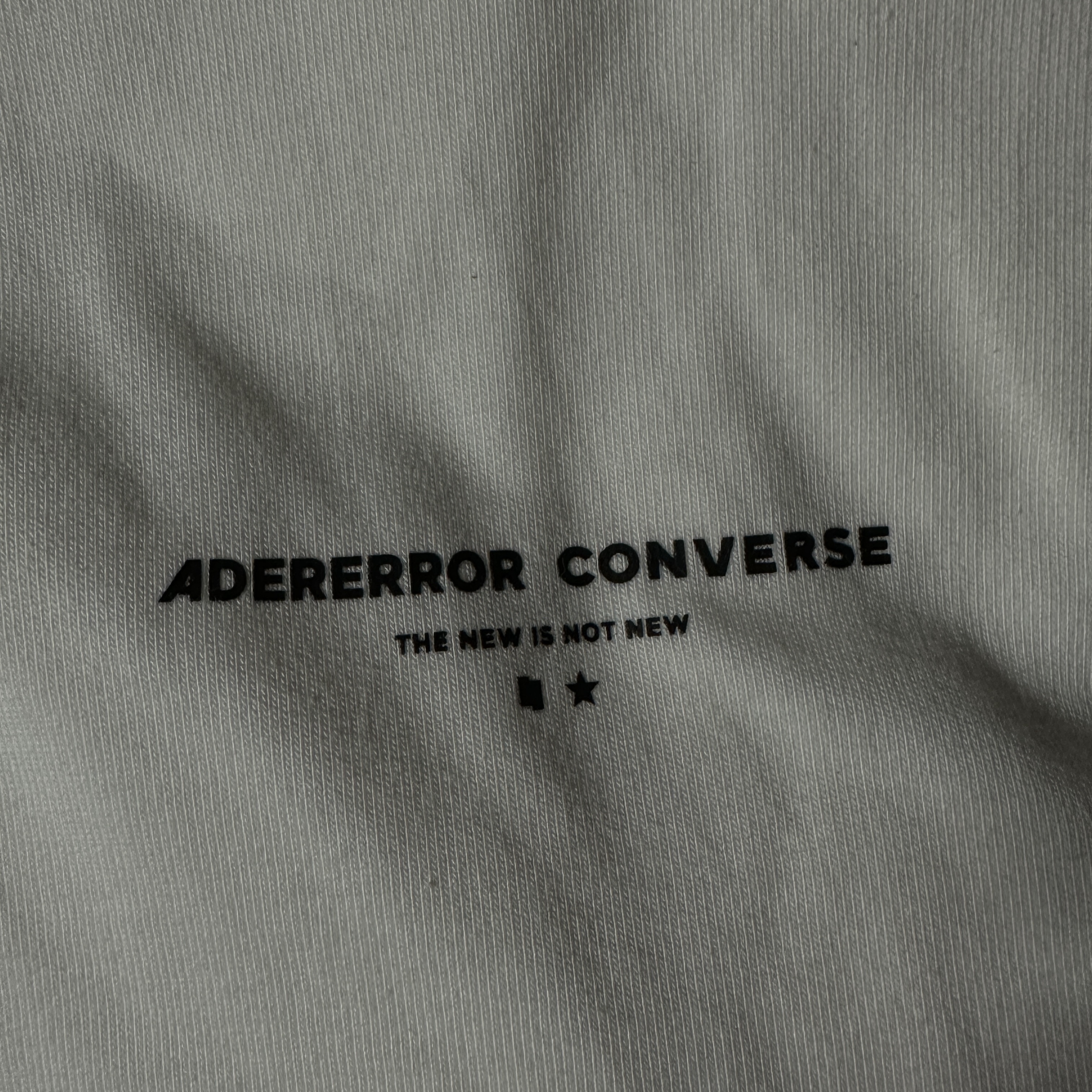 Converse x Ader Error Shapes T-Shirt Cloud Dancer 착용 스타일