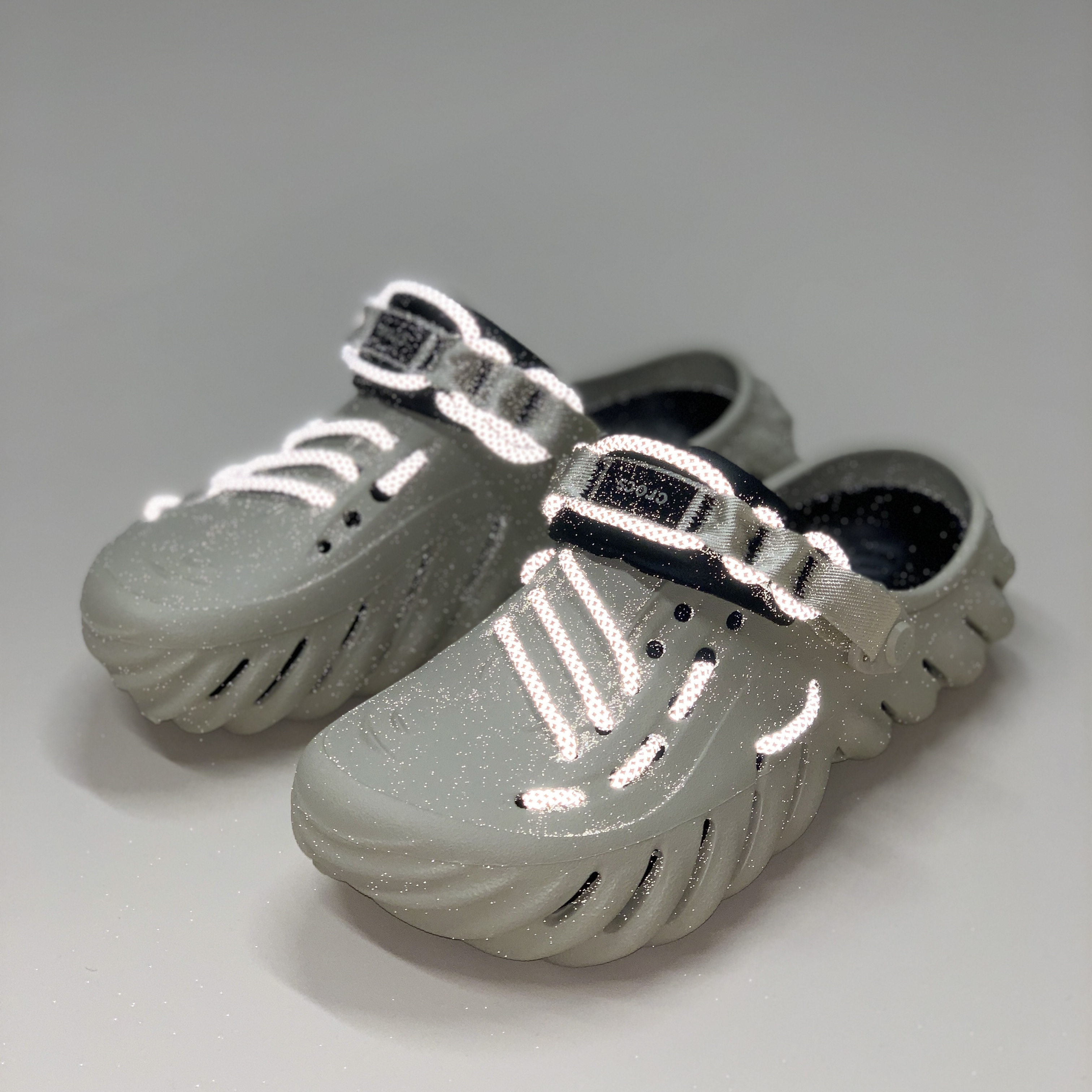 Crocs Echo Clog Bone Black 착용 스타일 - 4