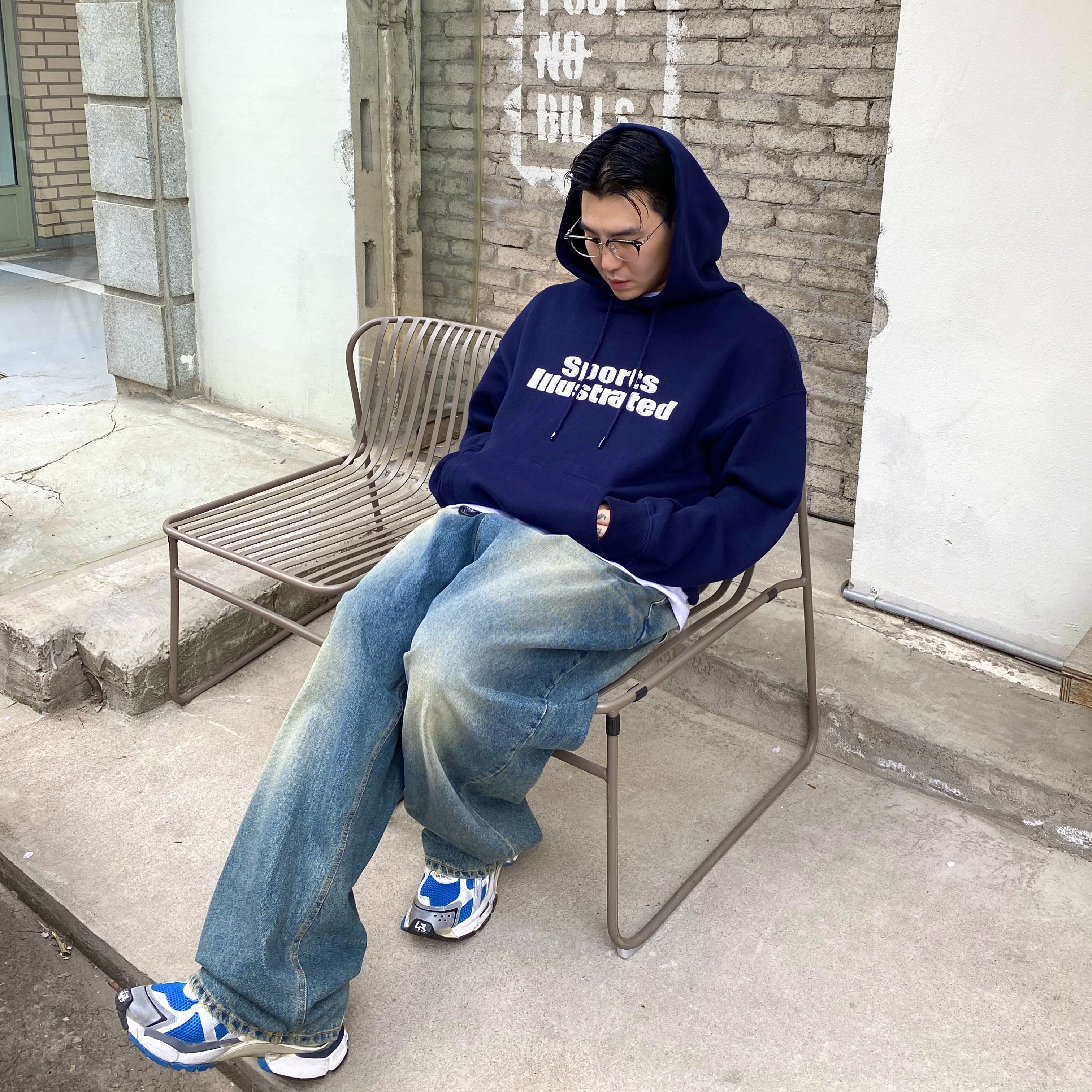 Balenciaga Runner Sneakers Blue White 착용 스타일