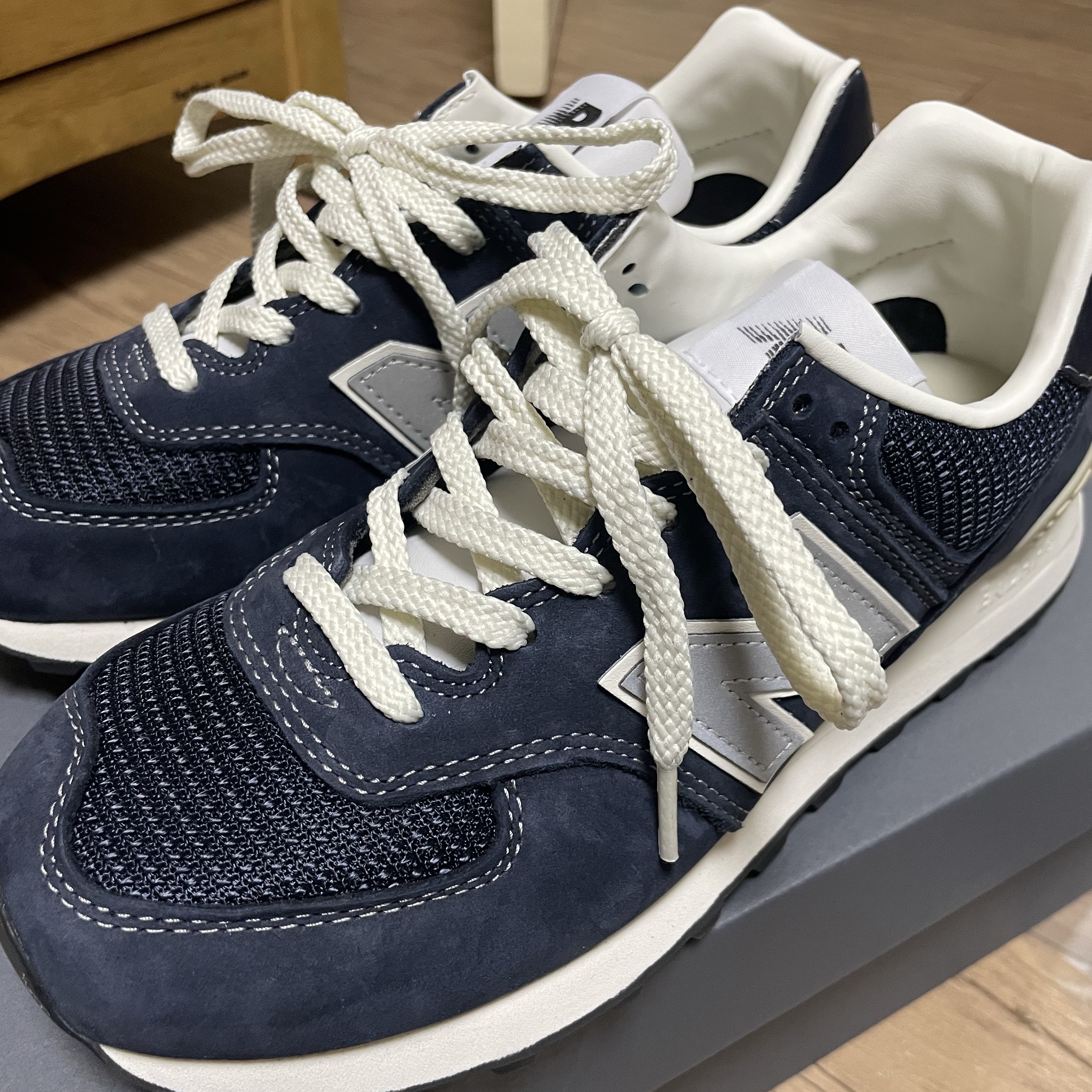 New Balance x Pottery 574 Premium Hard Navy 착용 스타일