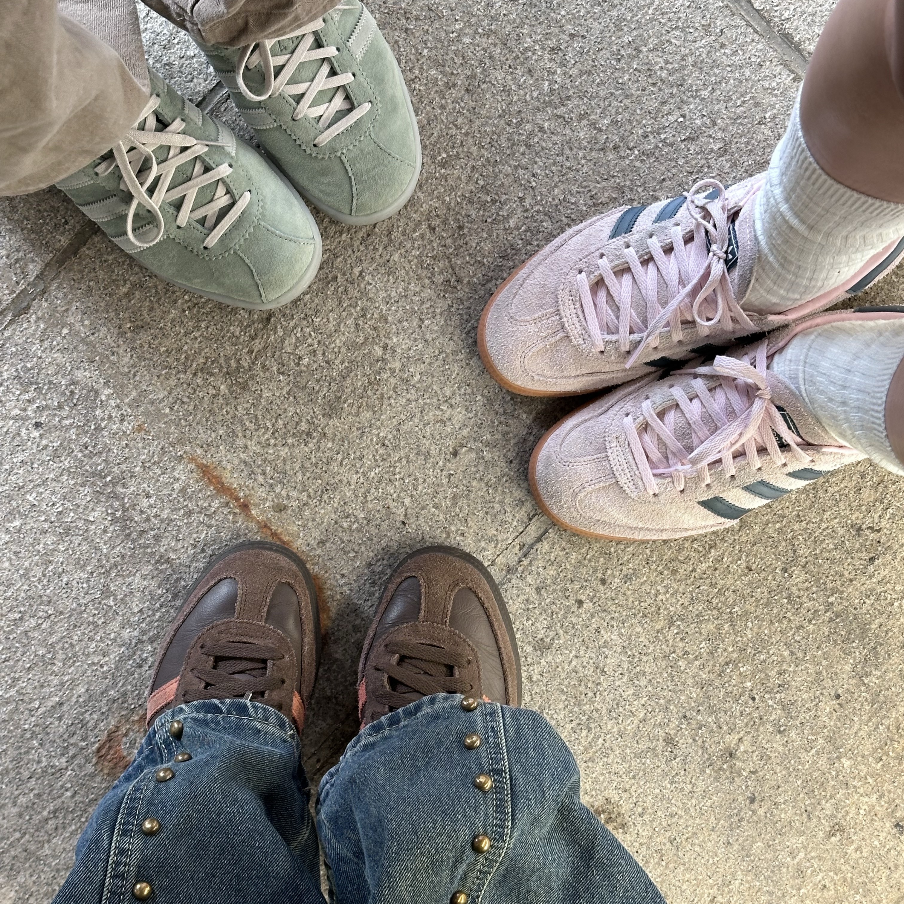 Adidas Tobacco Silver Green Pantone, (W) Adidas Spezial Handball Clear Pink 착용 스타일