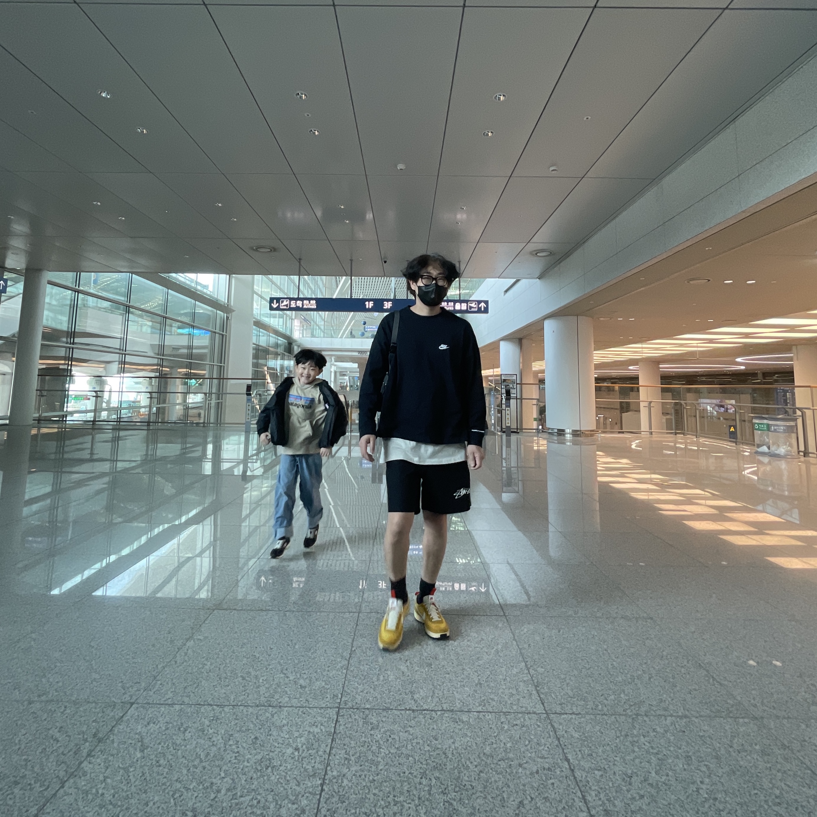 Nike x Stussy Shorts Black (FJ9167-010), Nike x Peaceminusone LS T-Shirt Black (DR0098-010) 착용 스타일 - 2