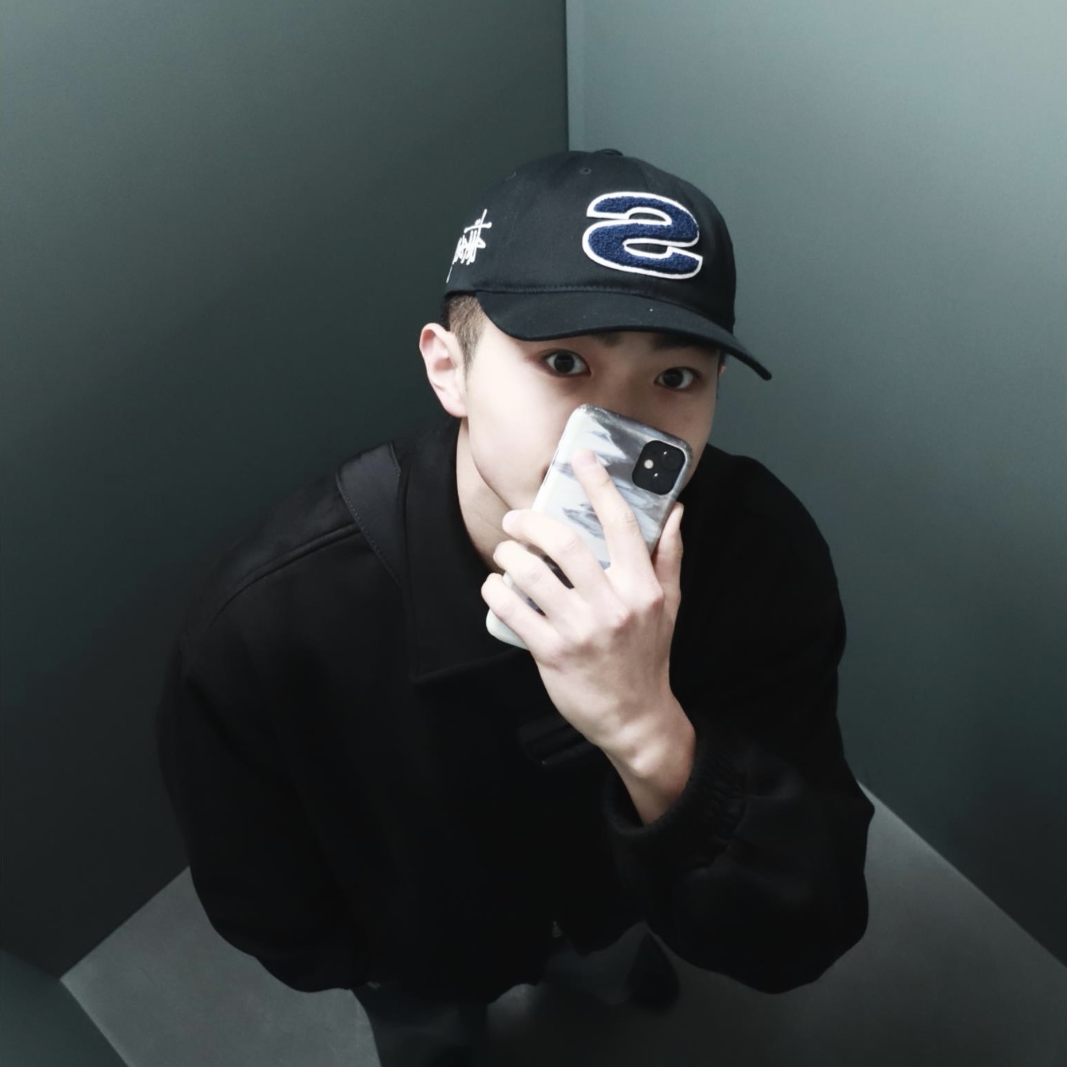 Stussy Chenille S Low Pro Cap Black 착용 스타일 - 1