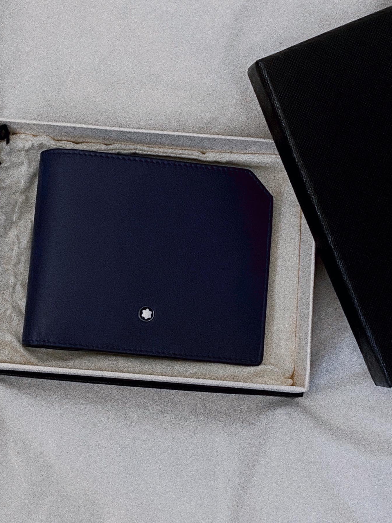 Montblanc Meisterstuck Selection Soft 6cc Wallet Cobalt 착용 스타일 - 3