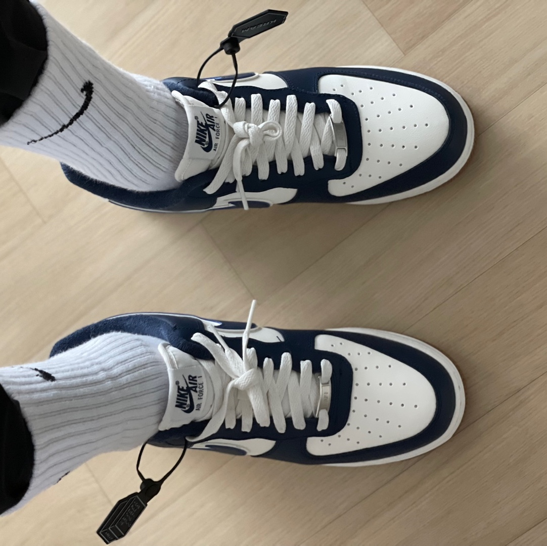 Nike Air Force 1 '07 LV8 Midnight Navy 착용 스타일 - 1