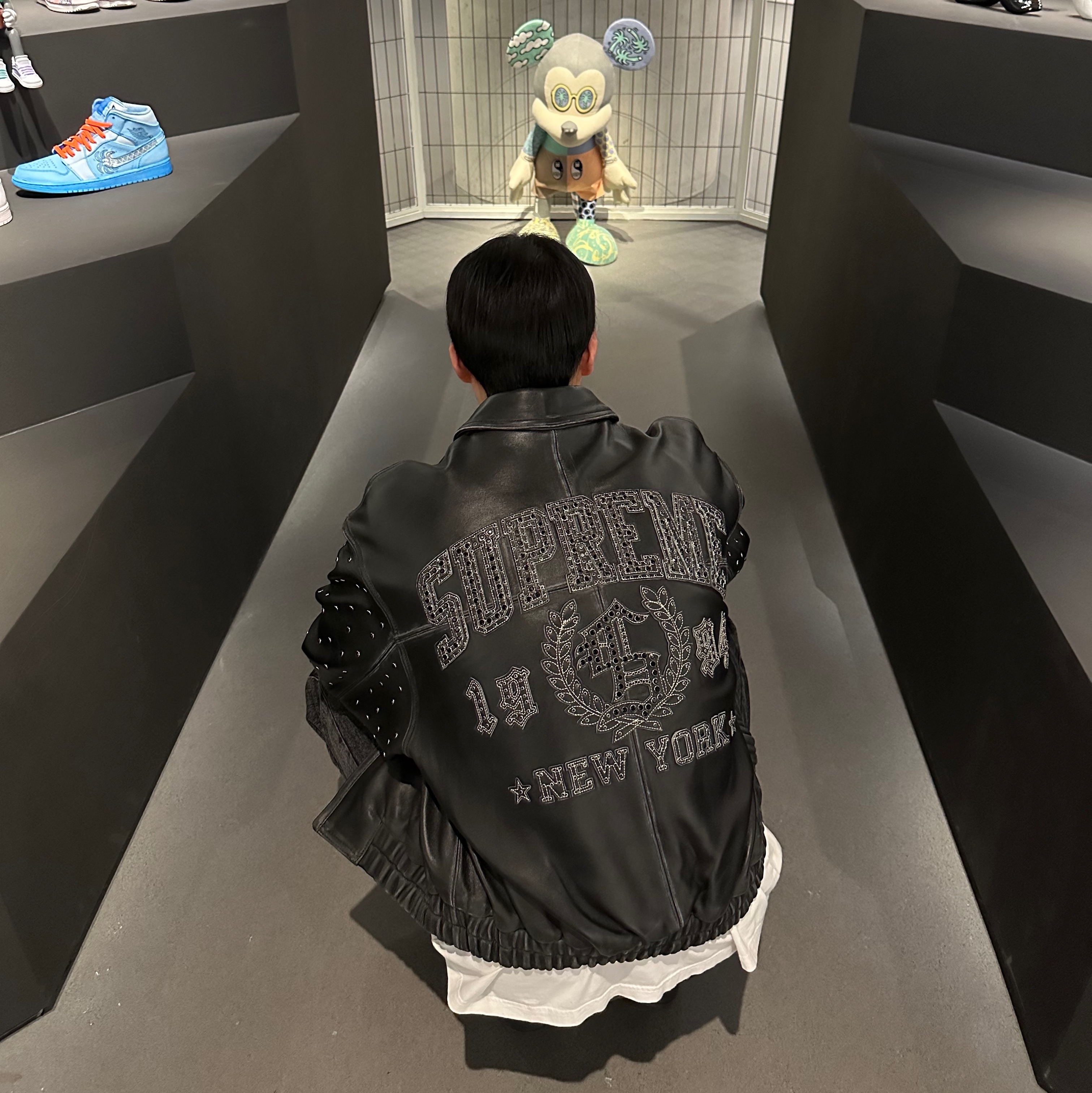 Supreme Gem Studded Leather Jacket Black - 24SS 착용 스타일 - 1
