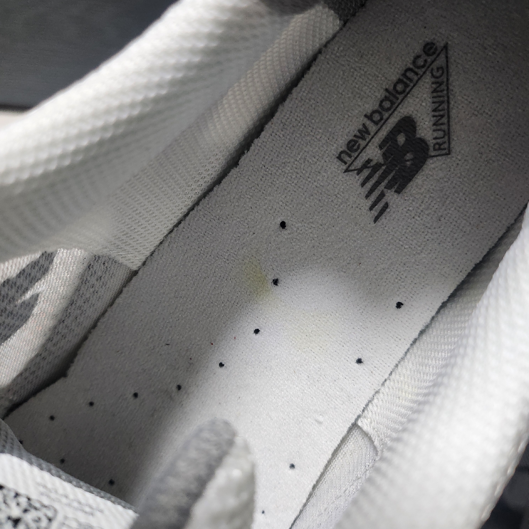 New Balance 530 White Silver 착용 스타일 - 2