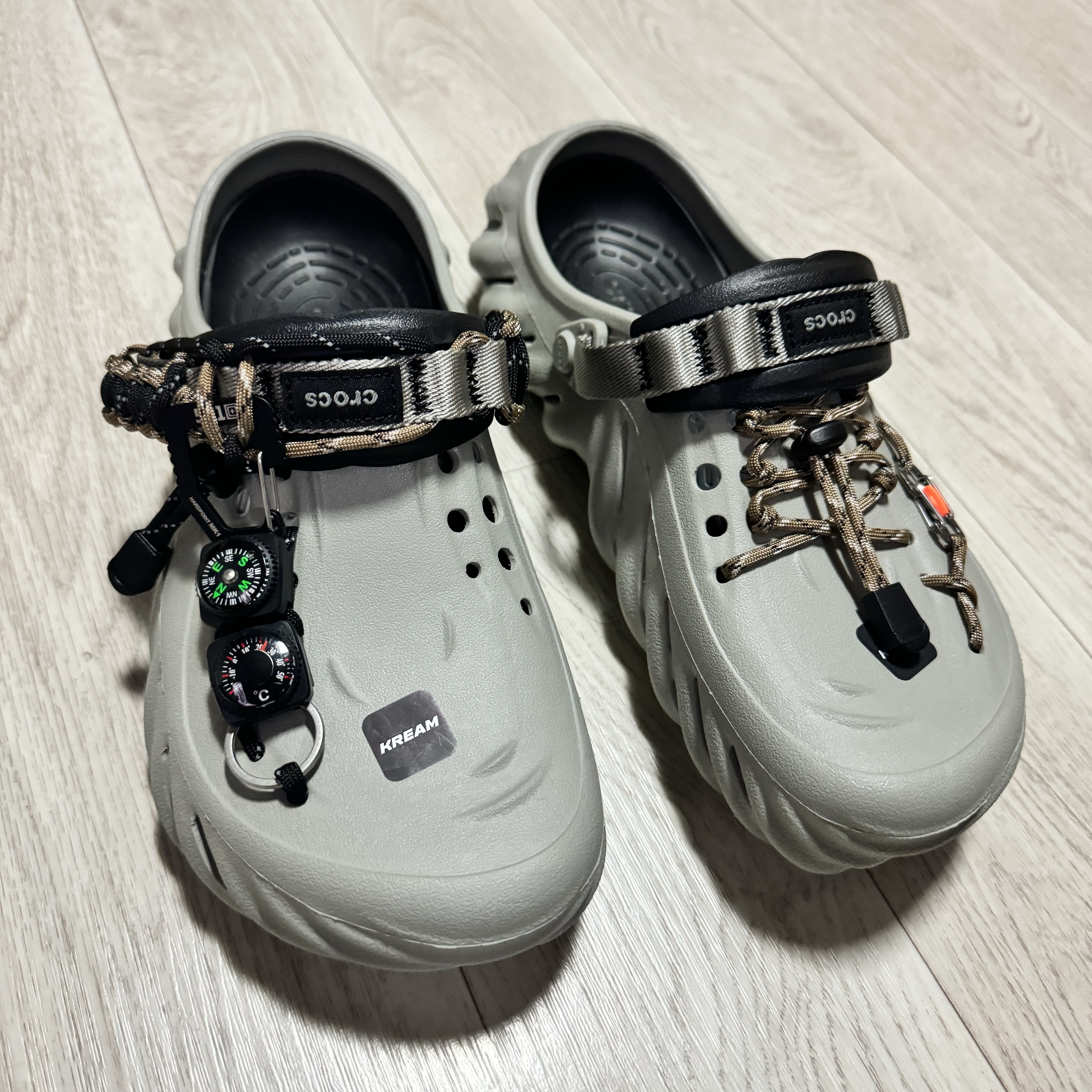 Crocs Echo Clog Elephant 착용 스타일 - 2