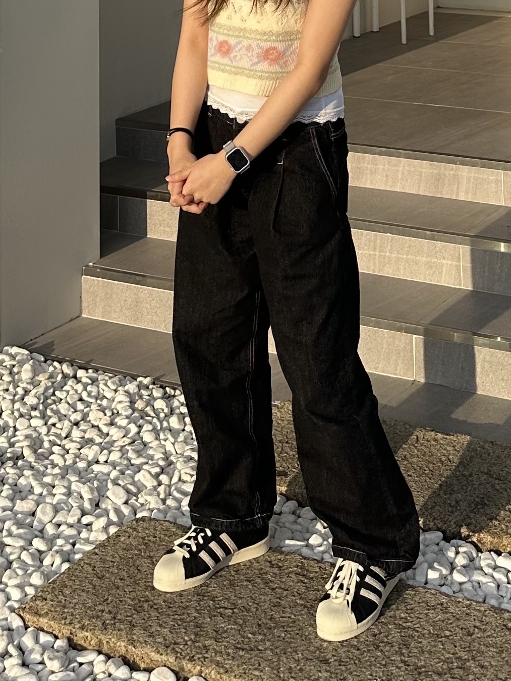 Adidas Superstar 82 Black White 착용 스타일