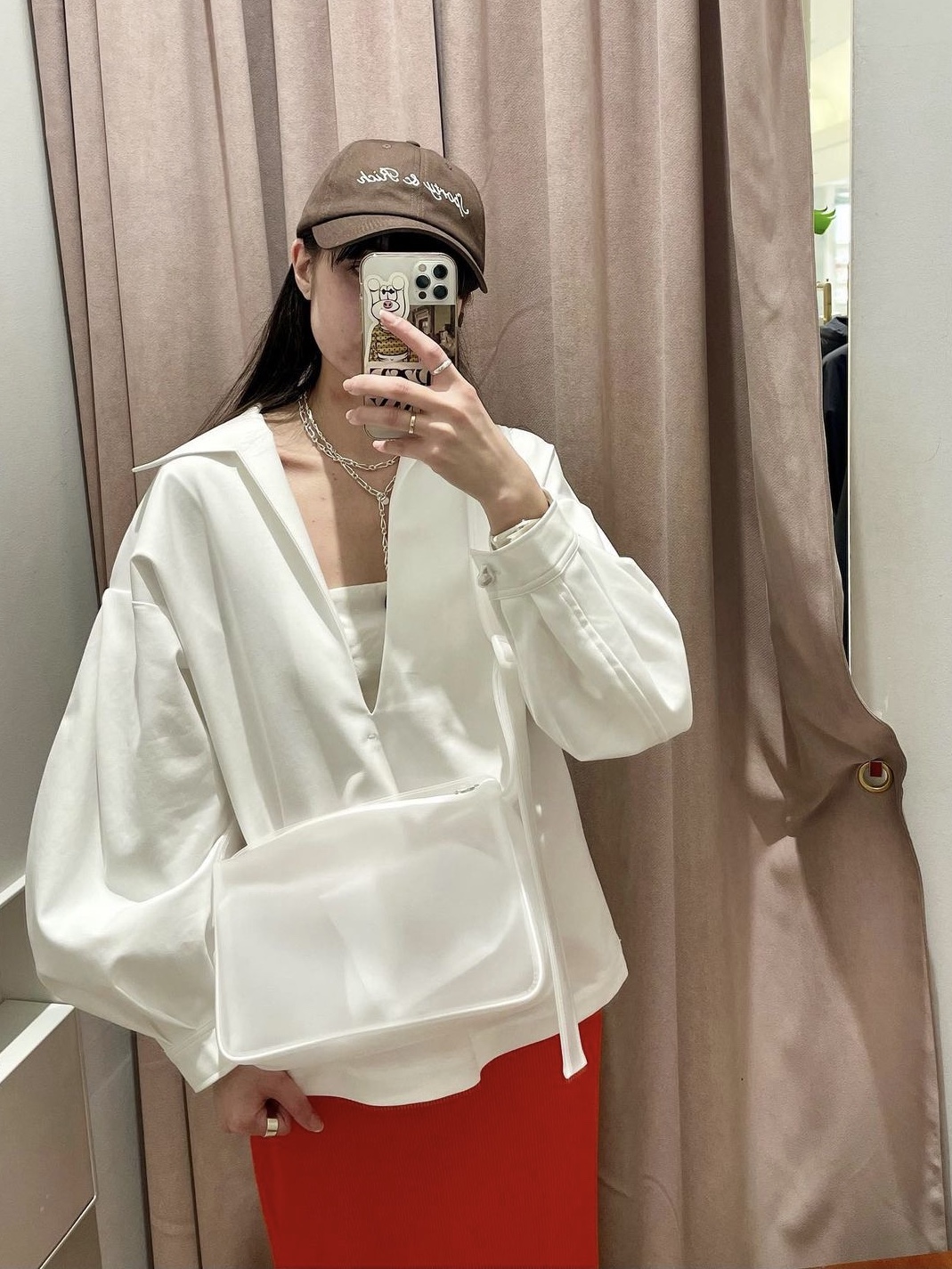 Amomento TPU Cube Bag White 착용 스타일 - 1