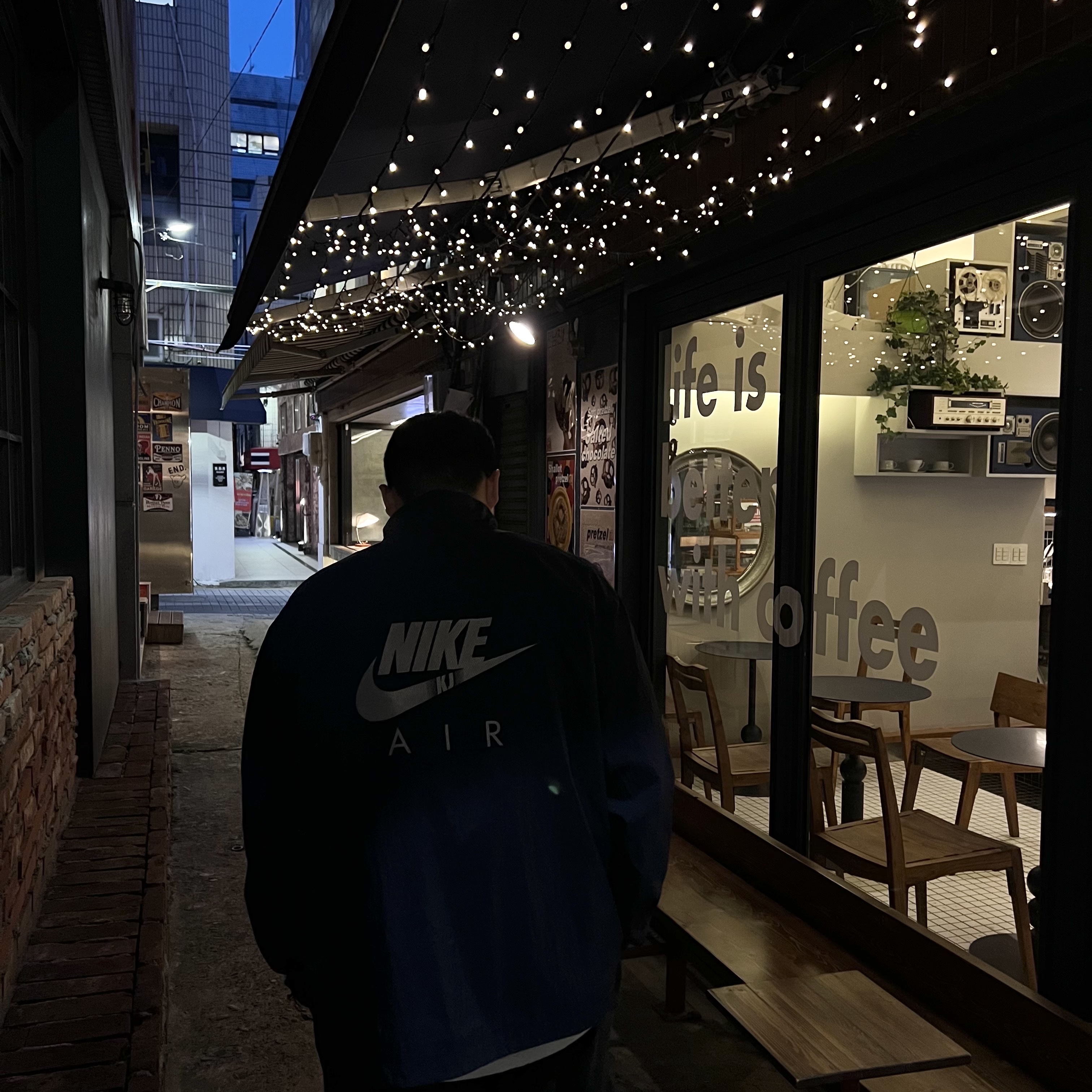 Nike x Kim Jones Reversible Wind Breaker Navy - US/EU, Maison Mihara Yasuhiro Peterson OG Sole Canvas Low Sneakers Black 착용 스타일 - 1