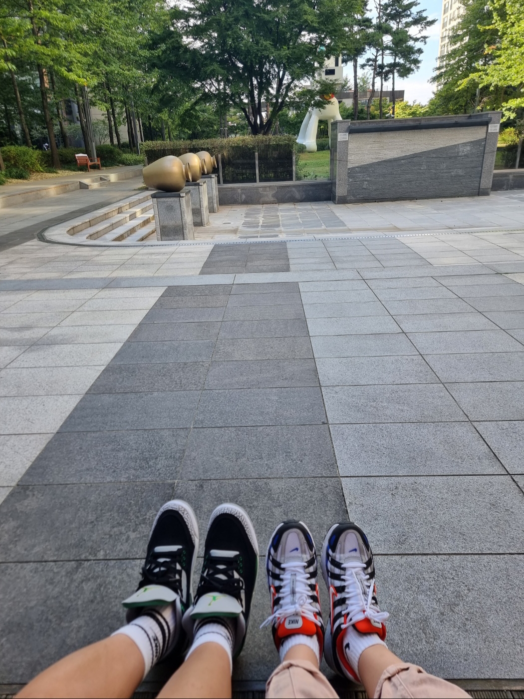 Nike P-6000 Black Orange Blue, Jordan 3 Retro Pine Green 착용 스타일