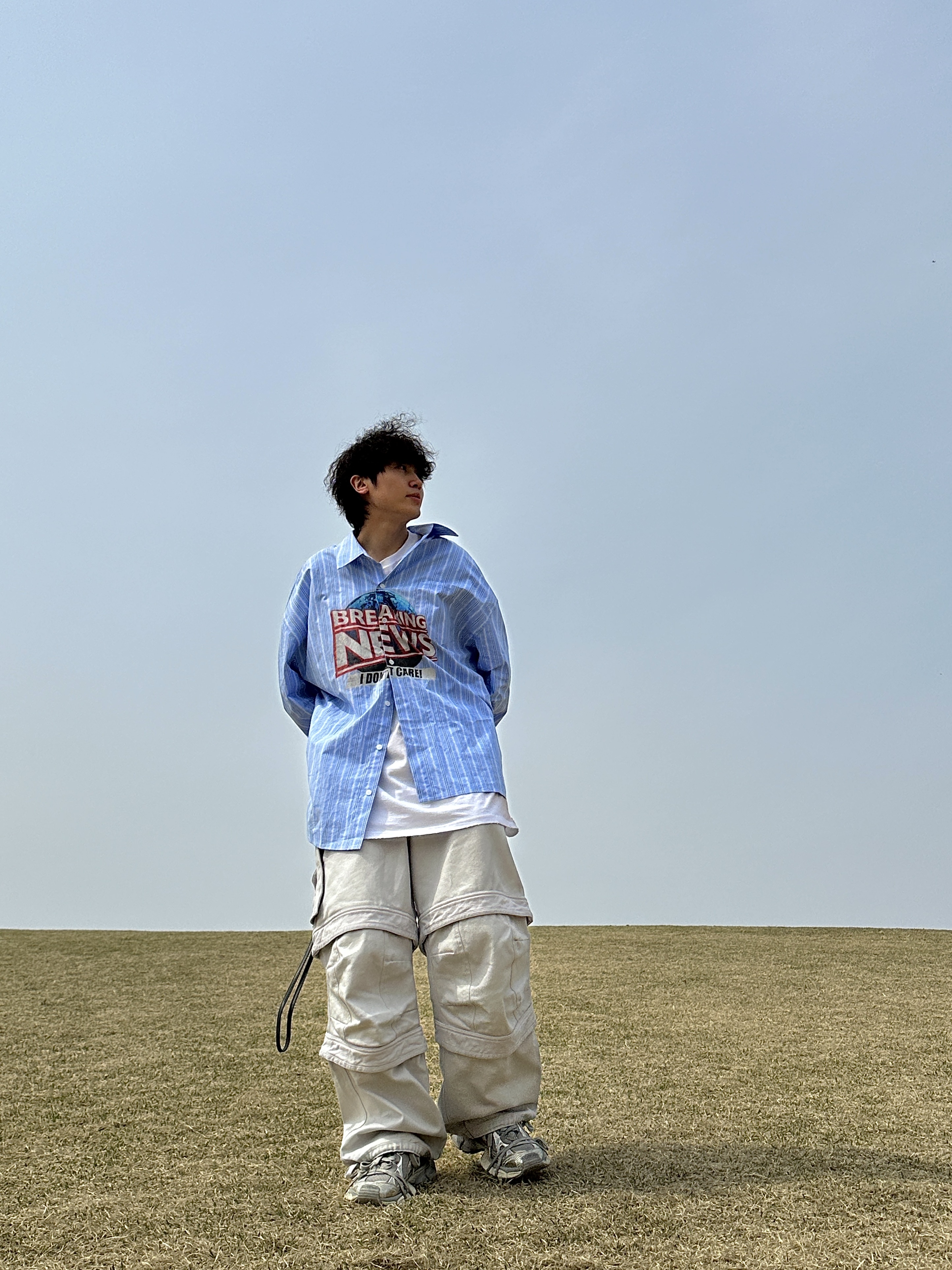 Project G/R Unbalanced Stripe Shirt Sky Blue, Farfromwhat Far Layered Work Pants White 착용 스타일 - 1
