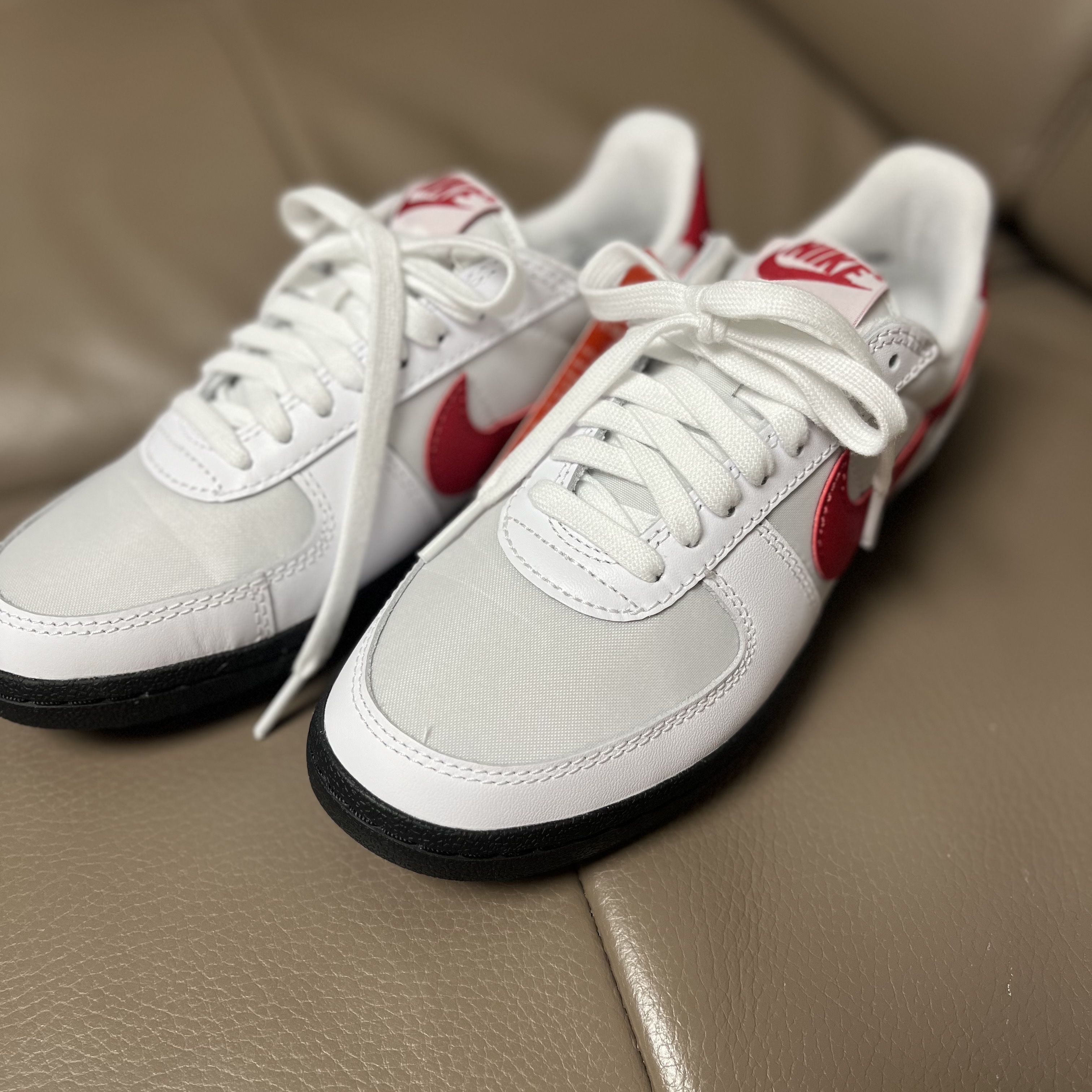 Nike Field General 82 SP White and Varsity Red 착용 스타일