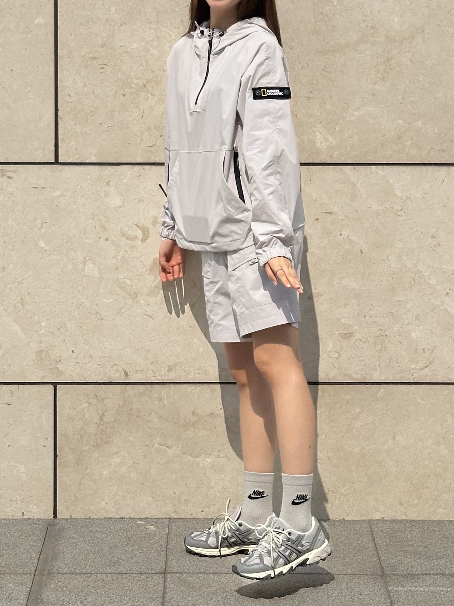 Gentle Monster Void 01 Black, Asics Gel-Sonoma 15-50 Oyster Grey Clay Grey 착용 스타일 - 2