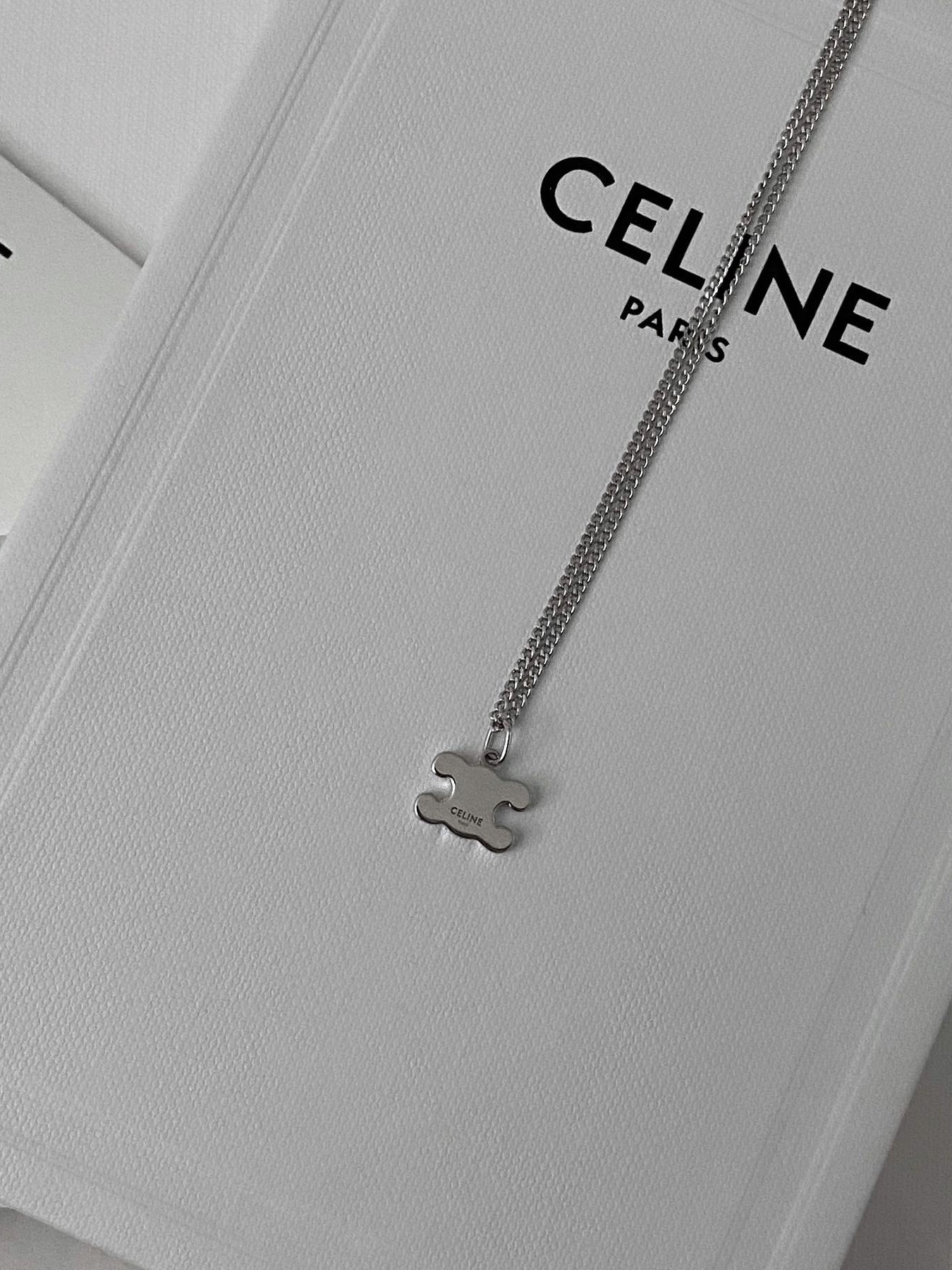 (W) Celine Triomphe Rhinestone Necklace in Brass with Rhodium Finish and Crystals Silver 착용 스타일 - 4