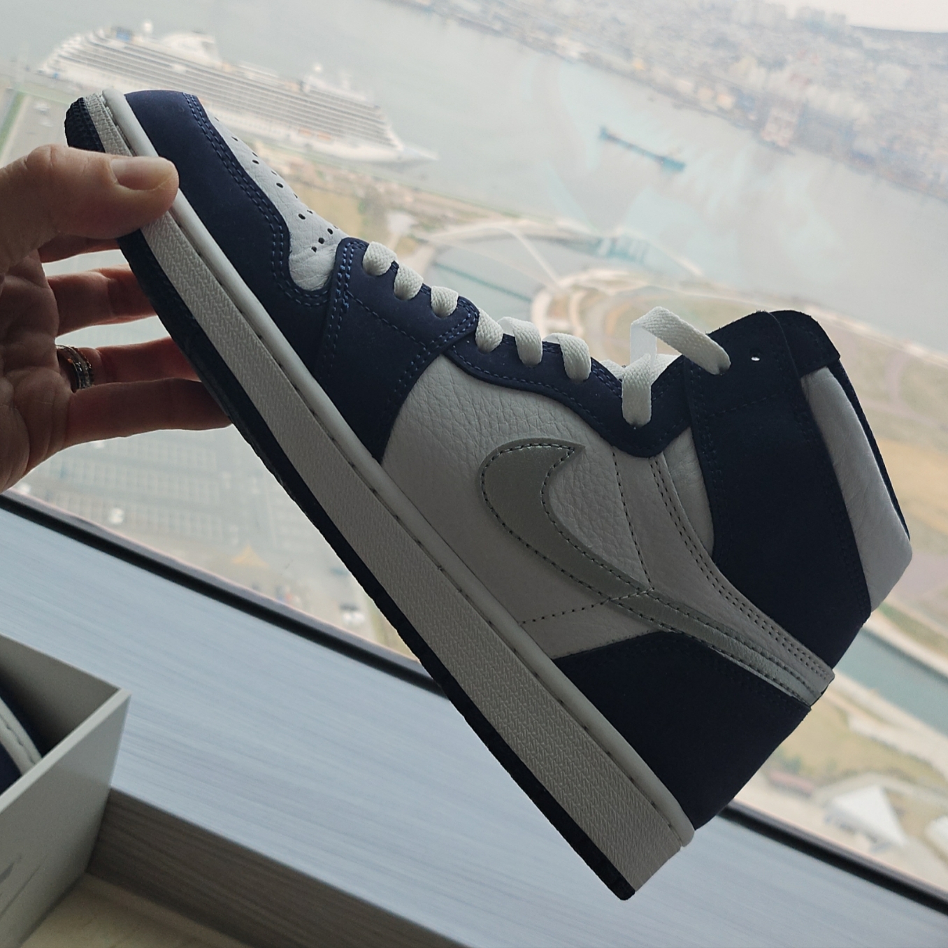 Jordan 1 Retro High OG CO.JP Midnight Navy, Rolex Cosmograph Daytona 40mm 116500LN White Oyster 착용 스타일 - 3