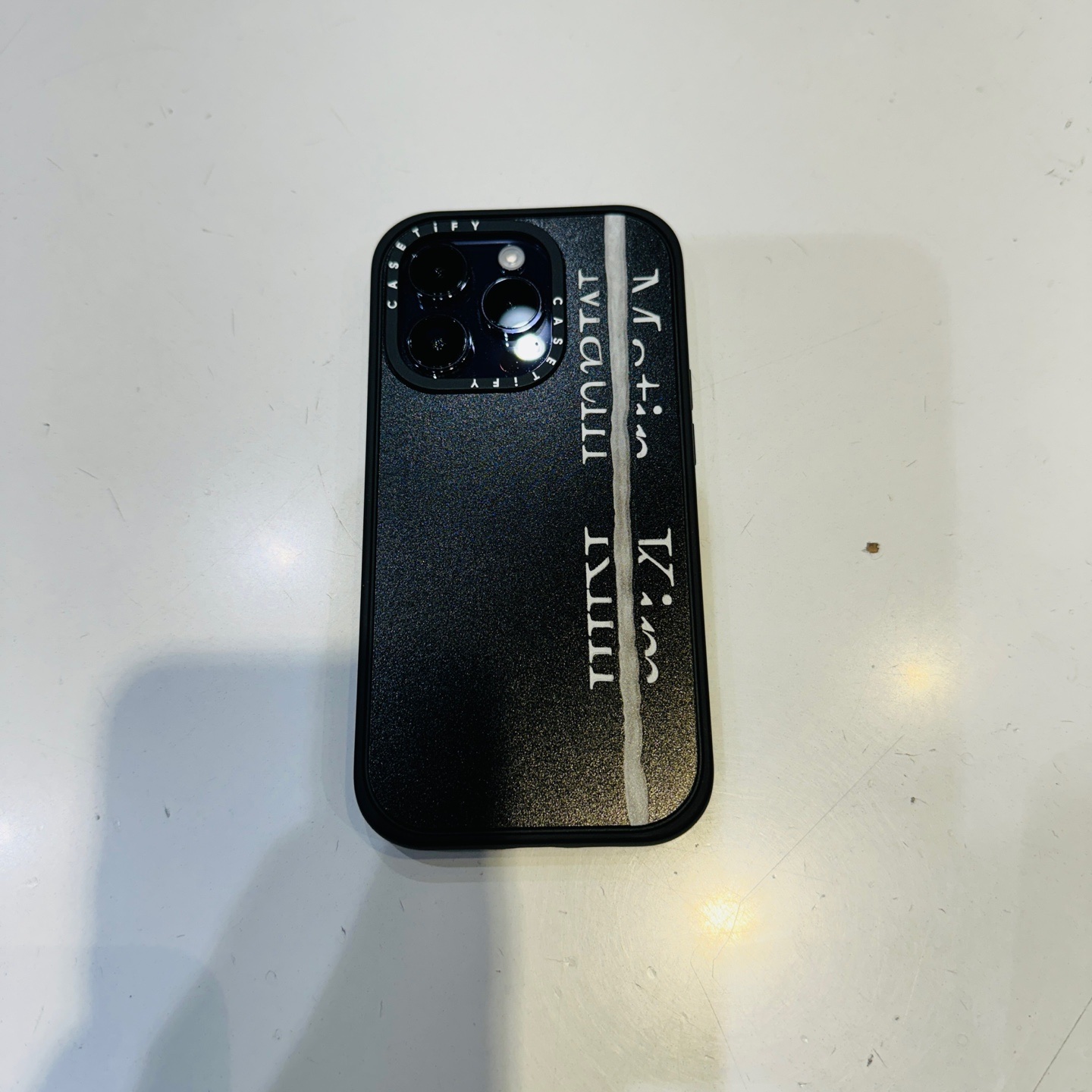 Casetify x Matin Kim iPhone Black Logo Magsafe Impact Case Matte Black 착용 스타일 - 1