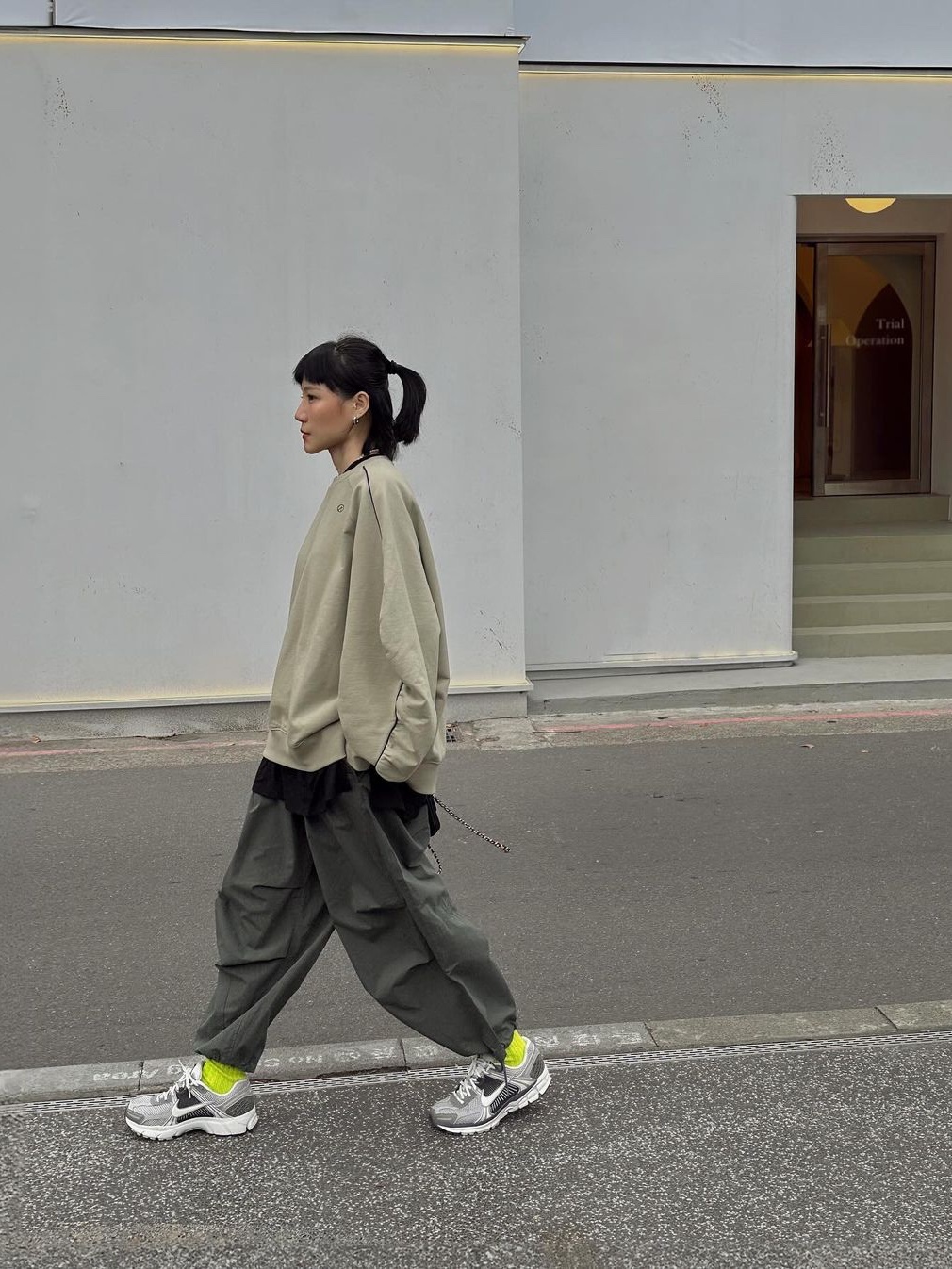 Tightbooth Balloon Pants Olive 착용 스타일 - 3