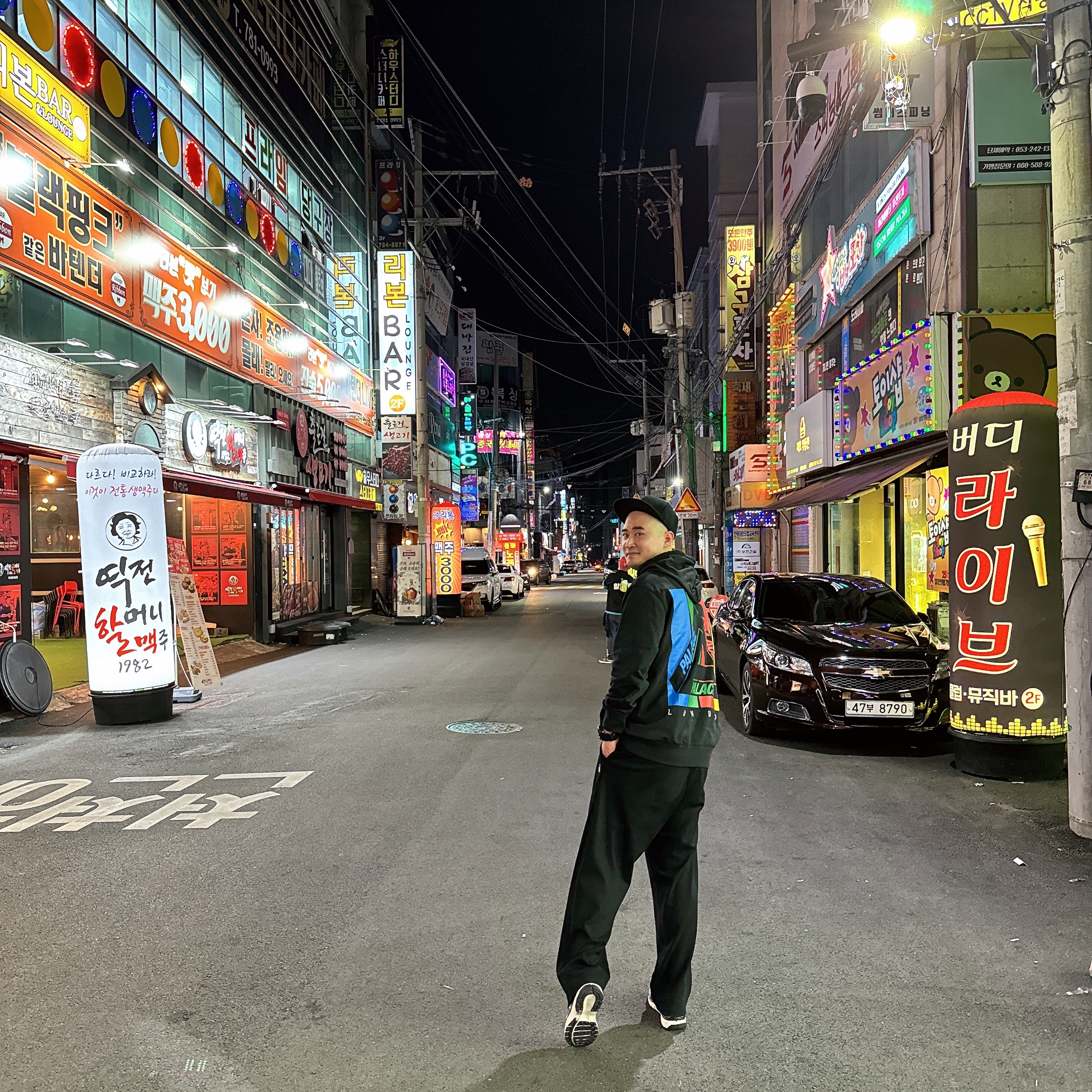Palace Tri-Emb Hood Black - 22SS, Nike P-6000 Metallic Silver 착용 스타일