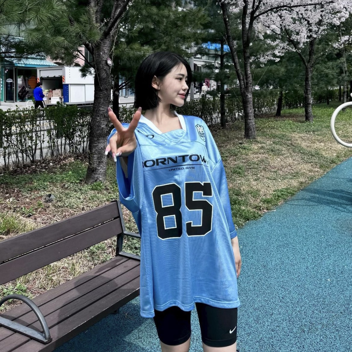 BORN TO WIN 85 Rugby Jersey T-Shirt Purple 착용 스타일 - 2