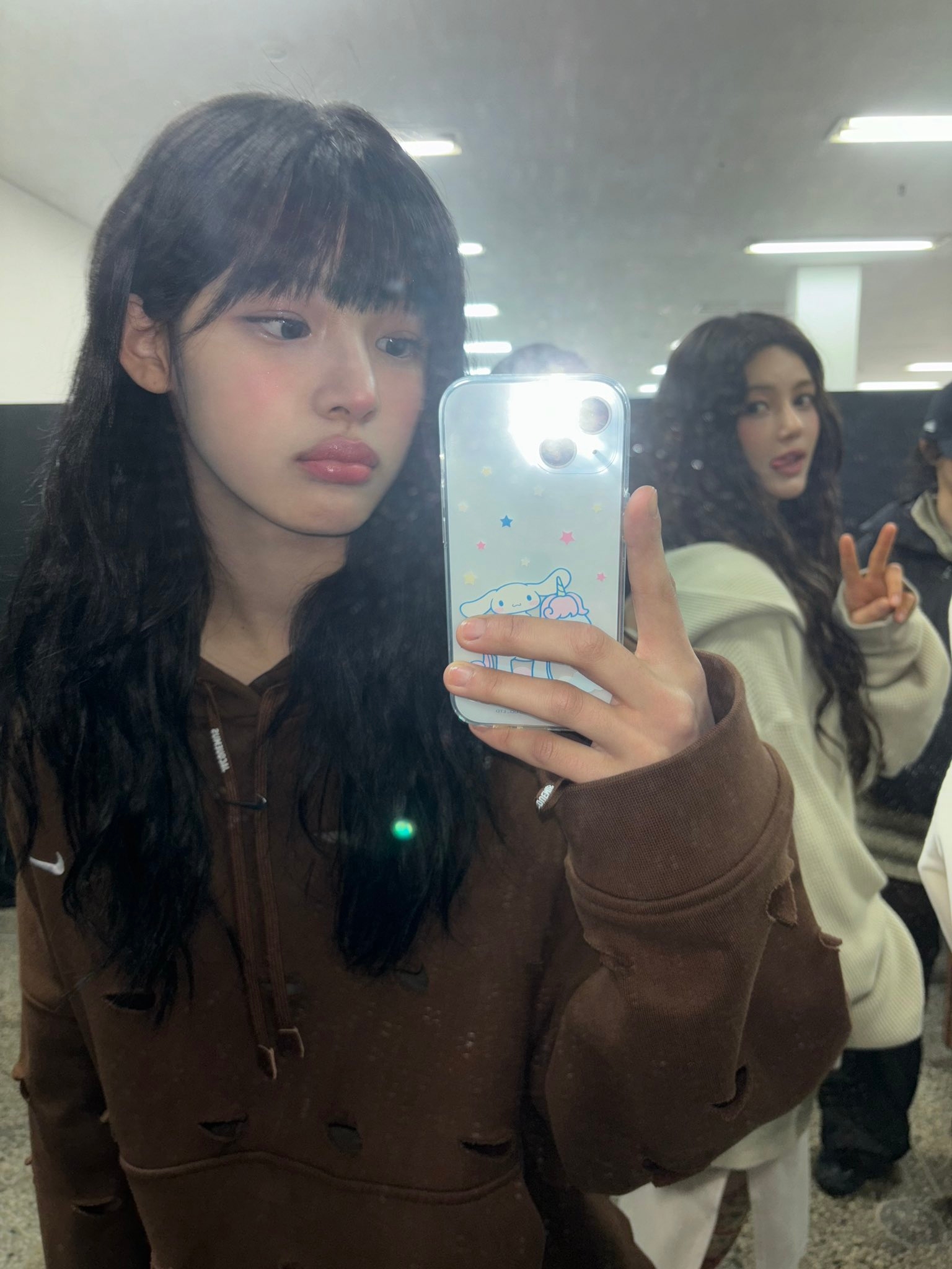 Nike x Jacquemus Swoosh Hoodie Cacao Wow - Asia 착용 스타일 - 2