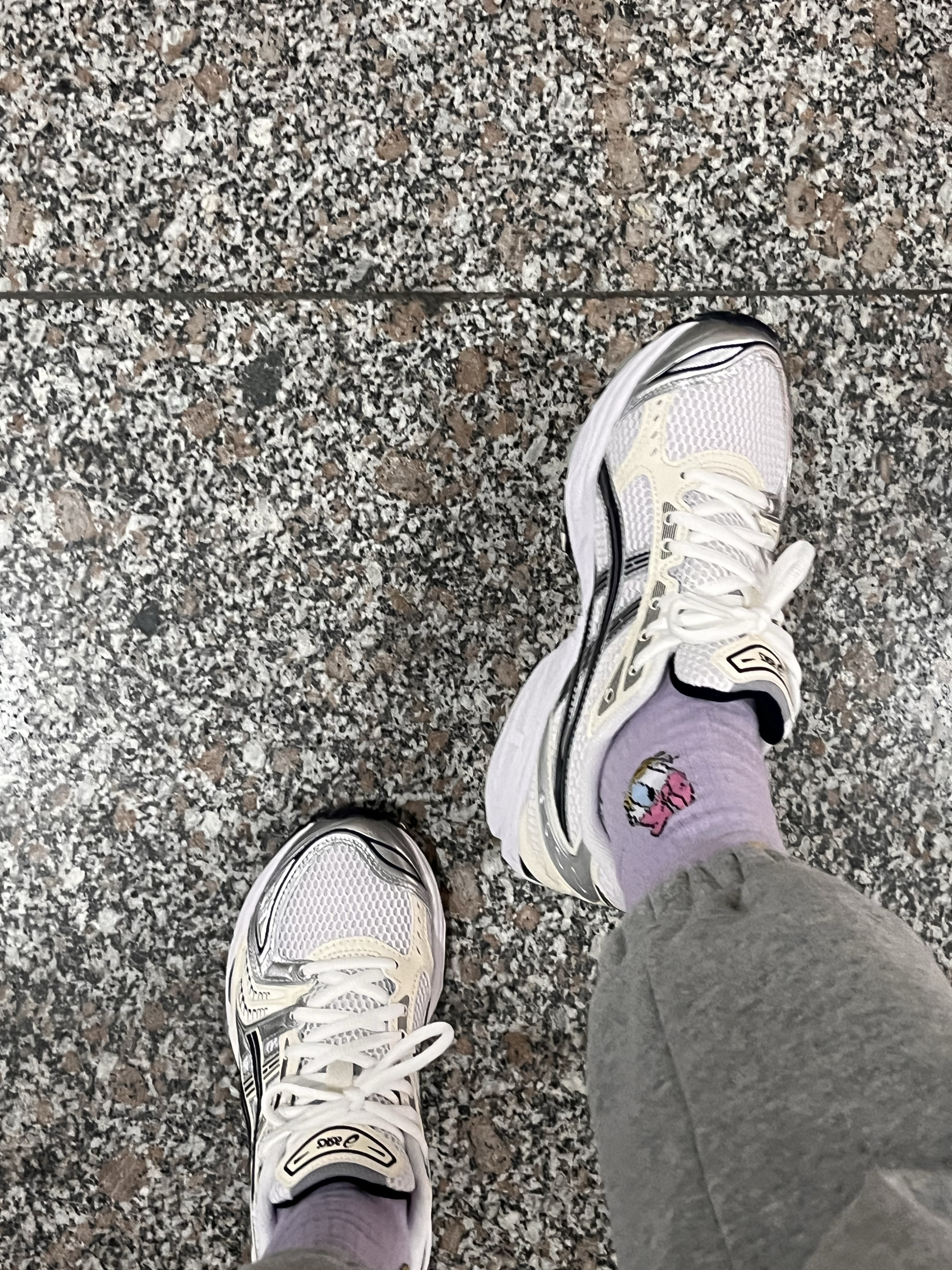 (W) Asics Gel-Kayano 14 White Midnight 착용 스타일
