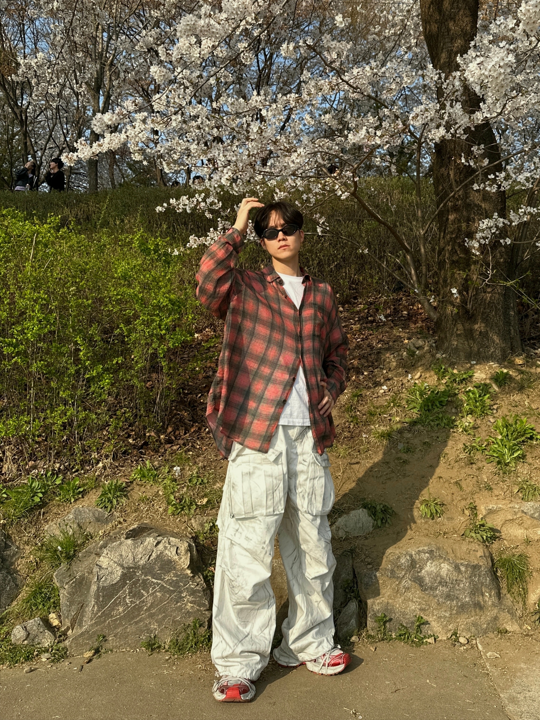 Nos Couleurs 01 Cargo Pants Dirty Washing, Gentle Monster x Maison Margiela MM005 Black Black 착용 스타일