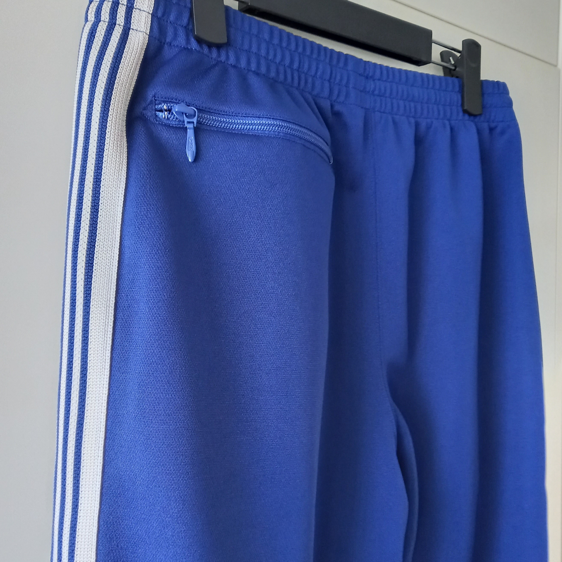 Needles Track Pants Poly Smooth Royal, Needles Narrow Track Pants Poly Smooth Royal 착용 스타일 - 2