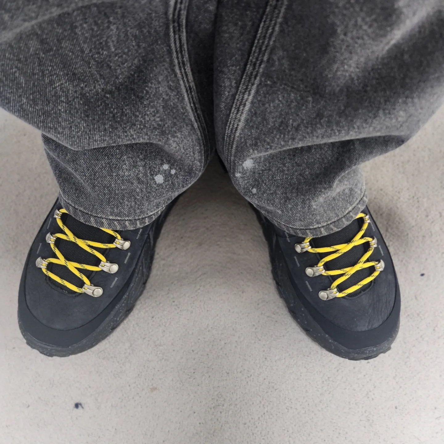 Hoka Tor Summit 2 Black 착용 스타일